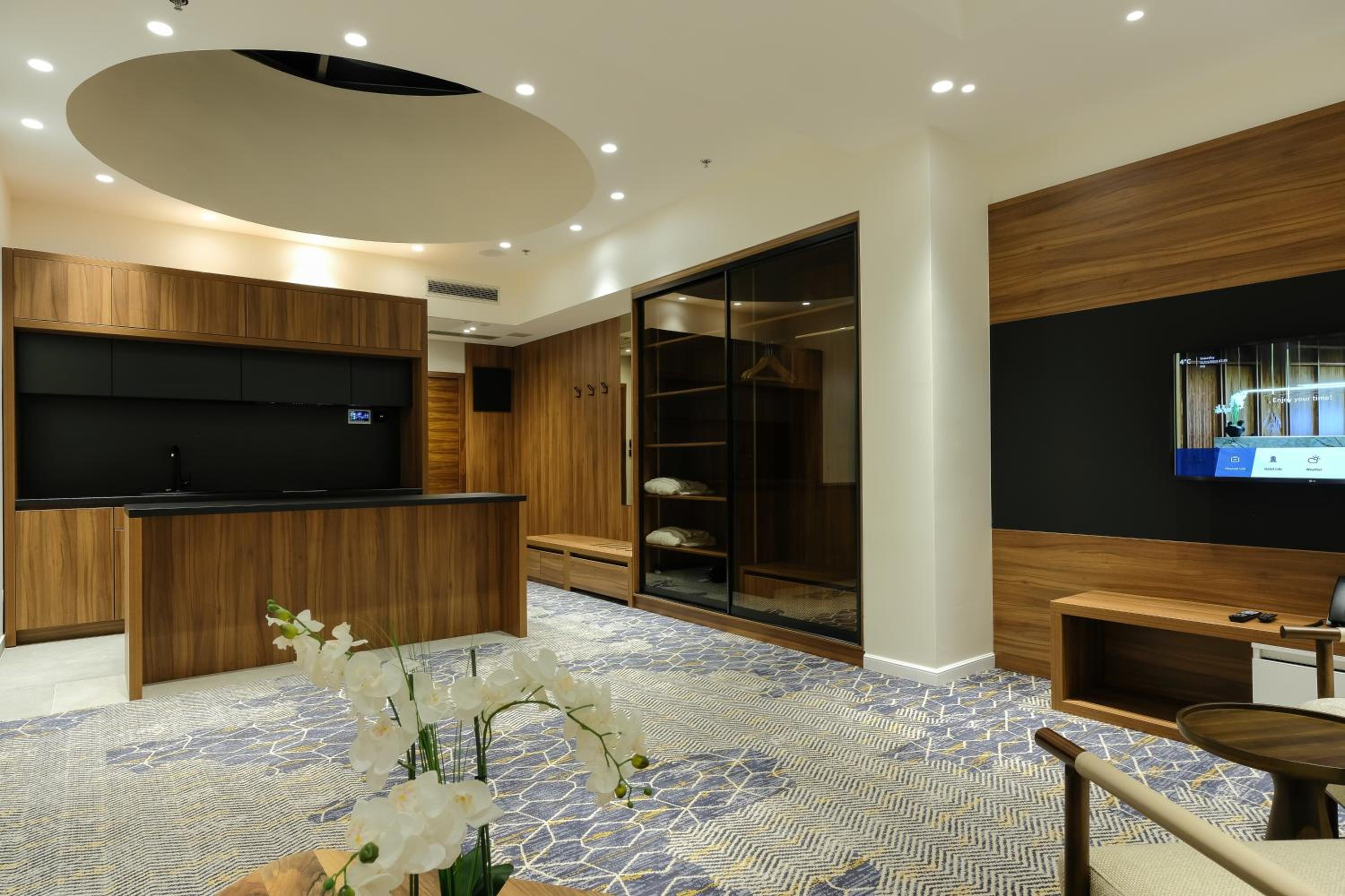 Deluxe Apartment