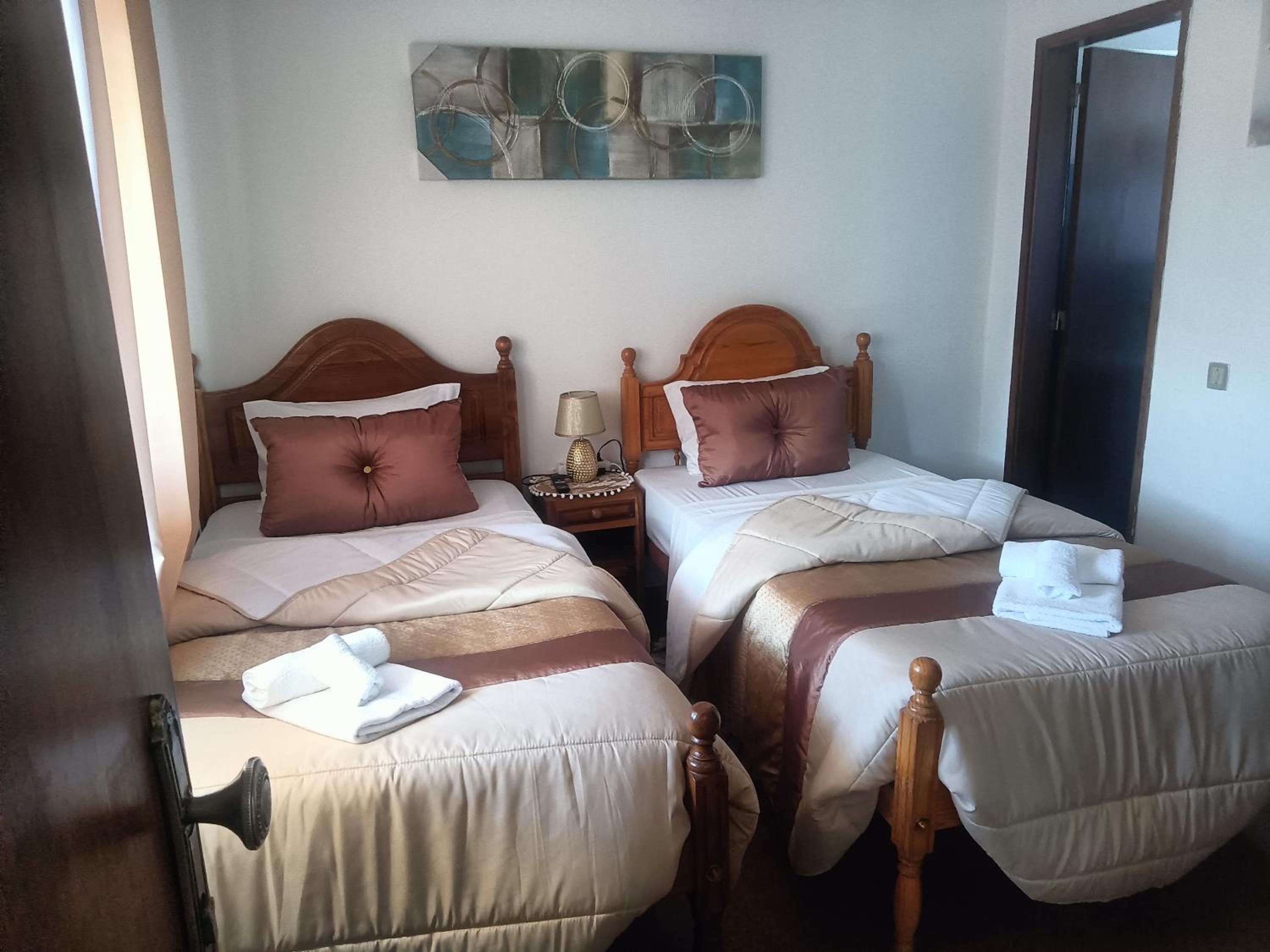 Twin Room with City View - Photo 1