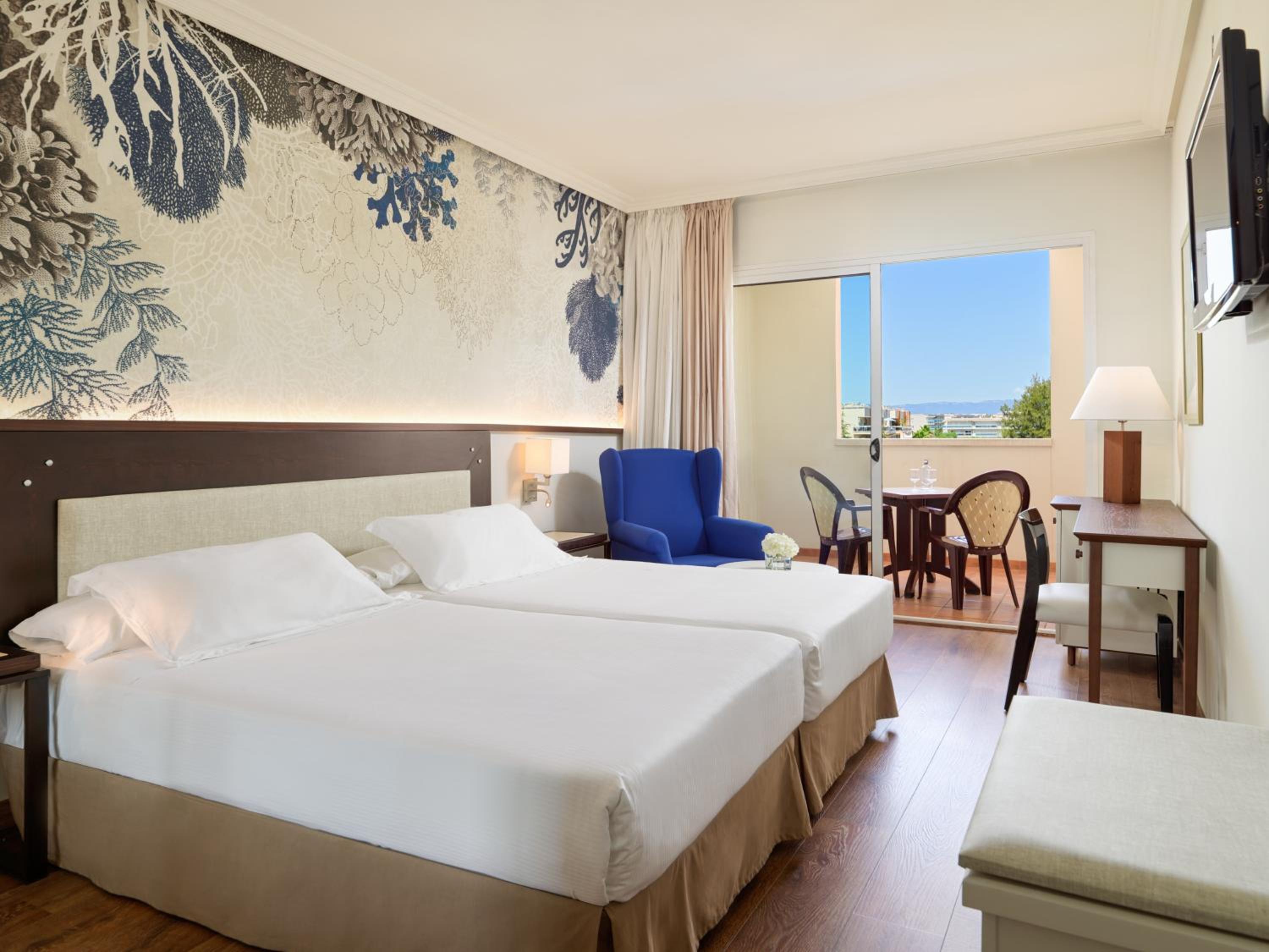 Double or Twin Room with Extra Bed (2 Adults + 1 Child up to 10 years old) photo 3