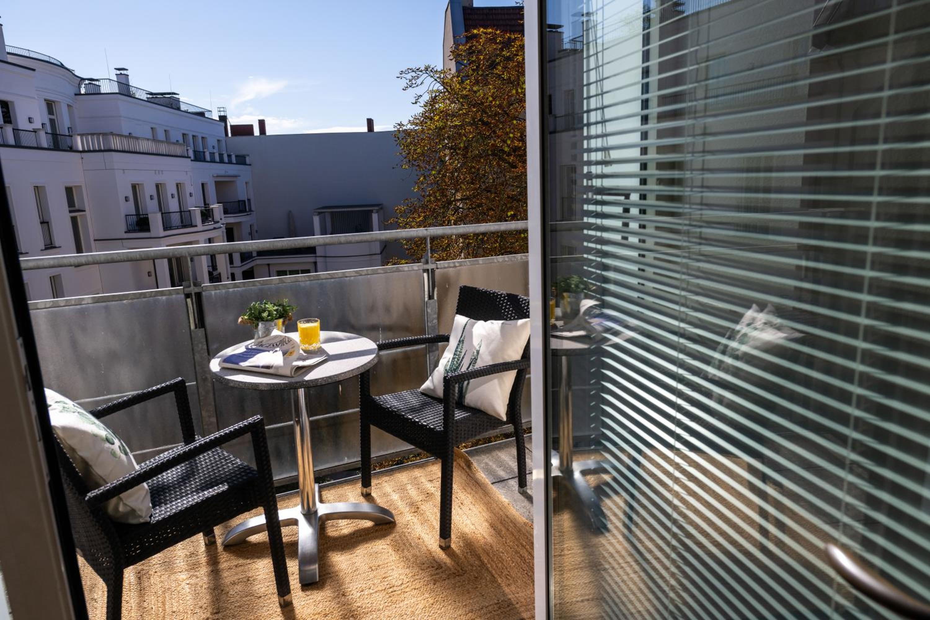 King Suite with Balcony thumbnail 5