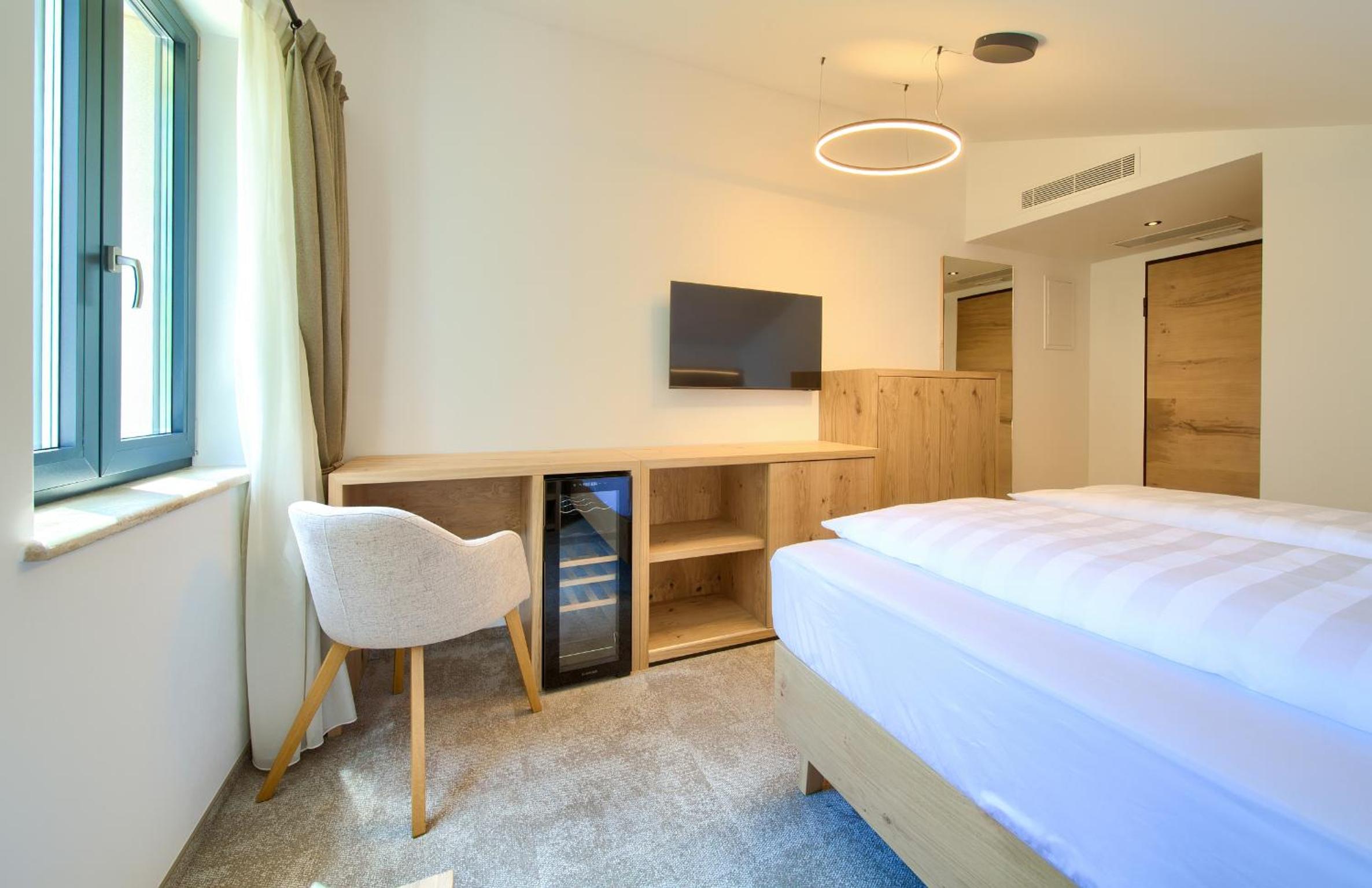 Double or Twin Room with Side Sea View