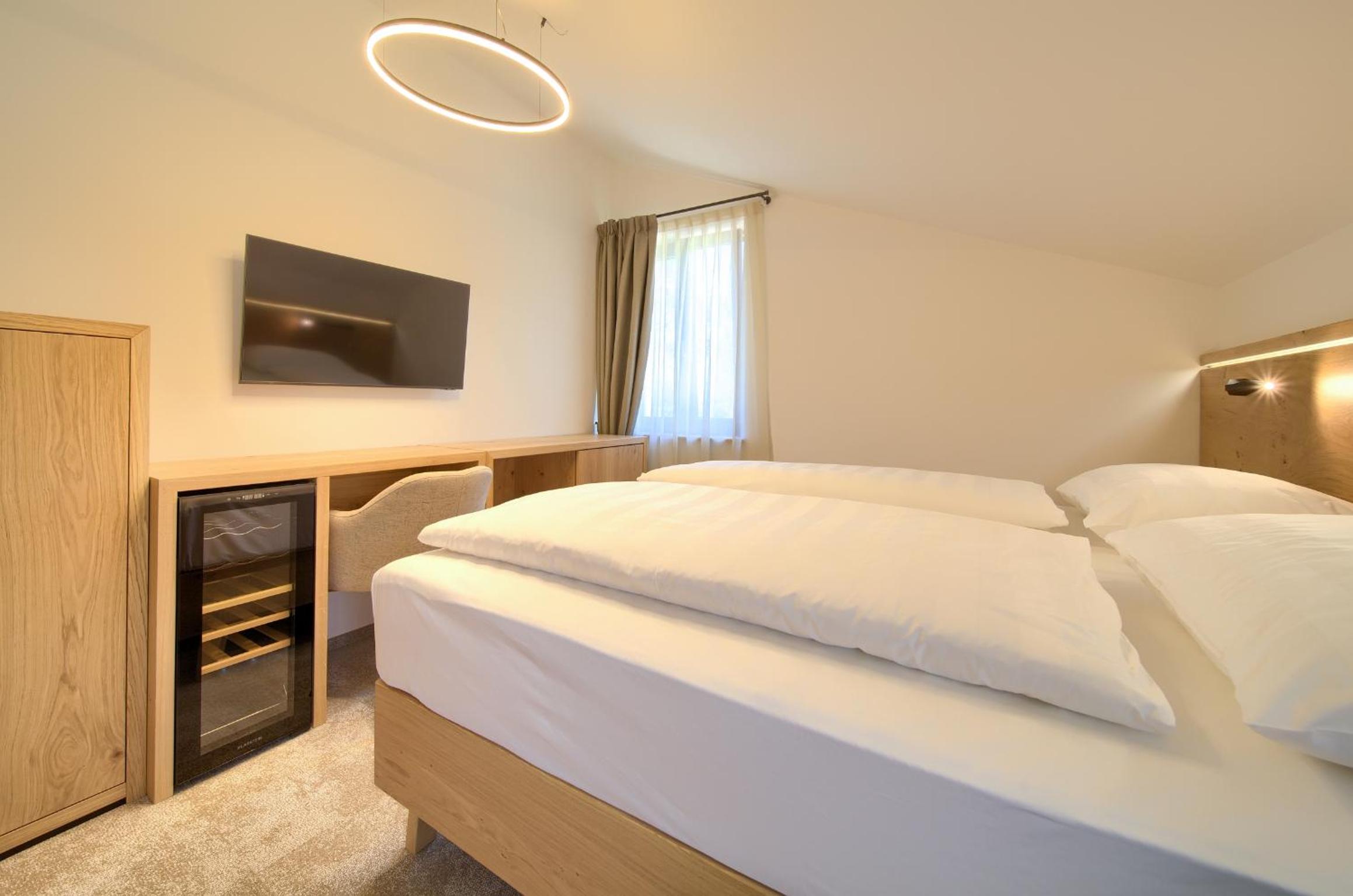 Double or Twin Room with Side Sea View