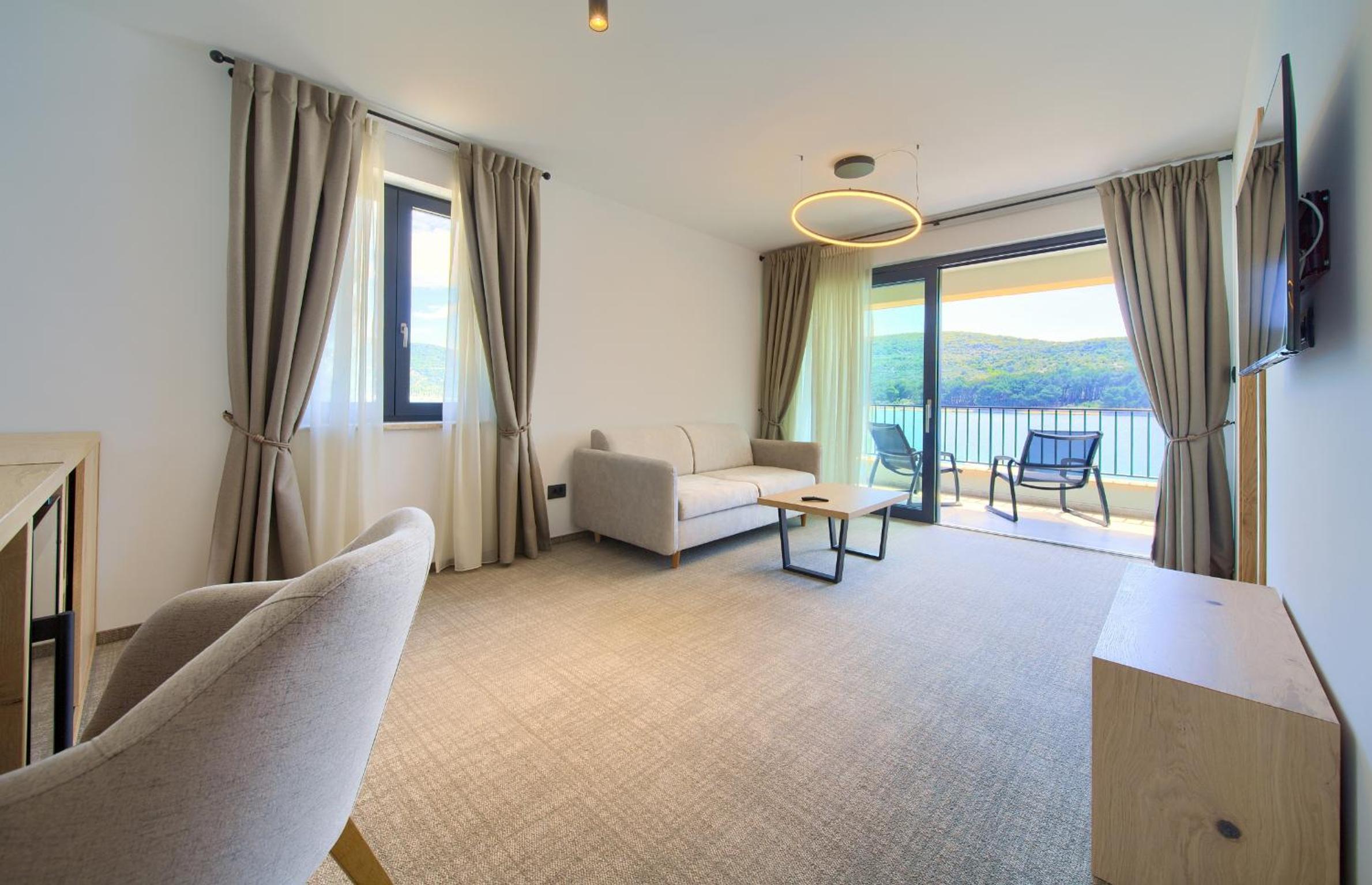 Deluxe Suite with Sea View