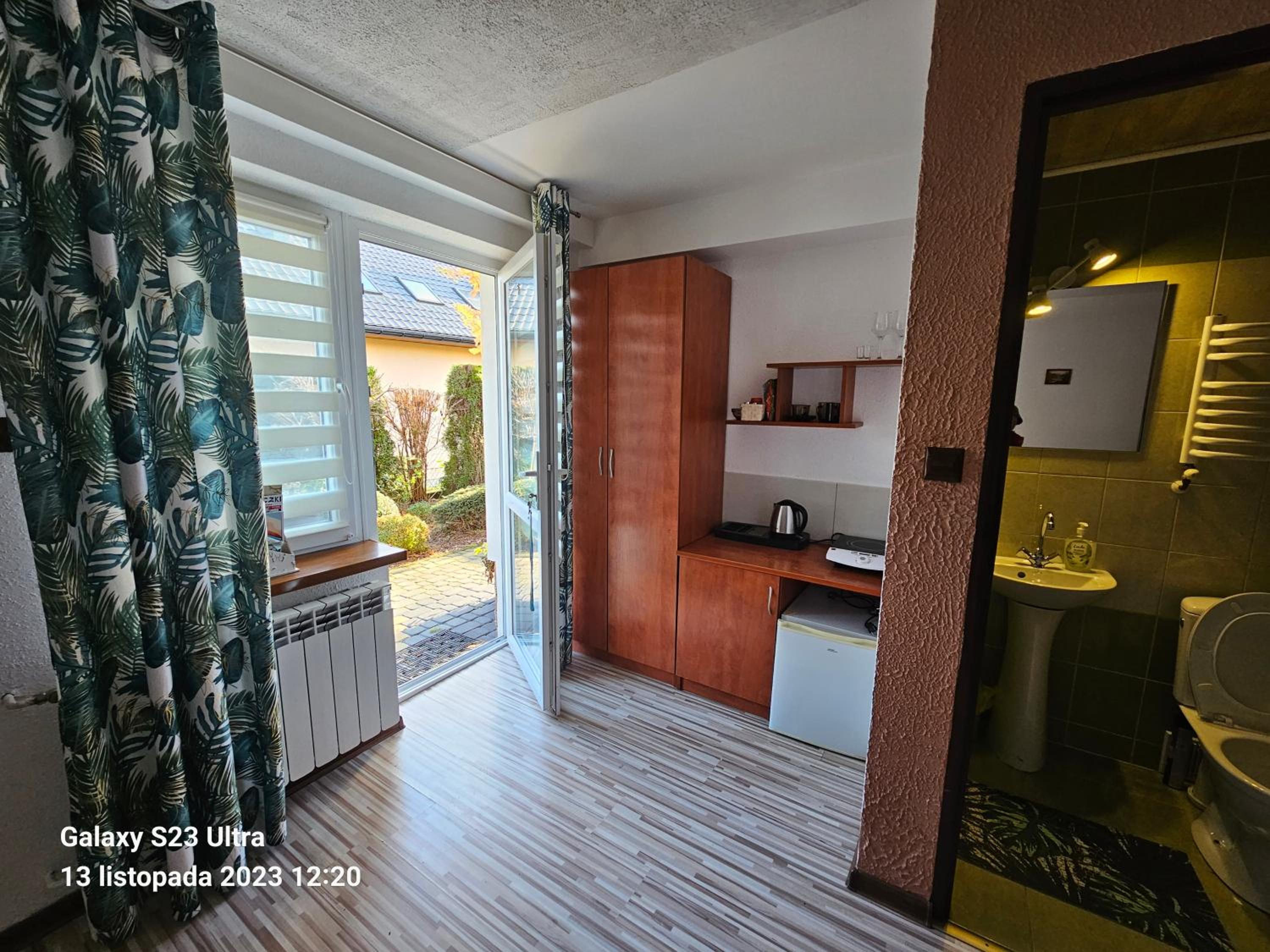 Double Room with Two Double Beds photo 2