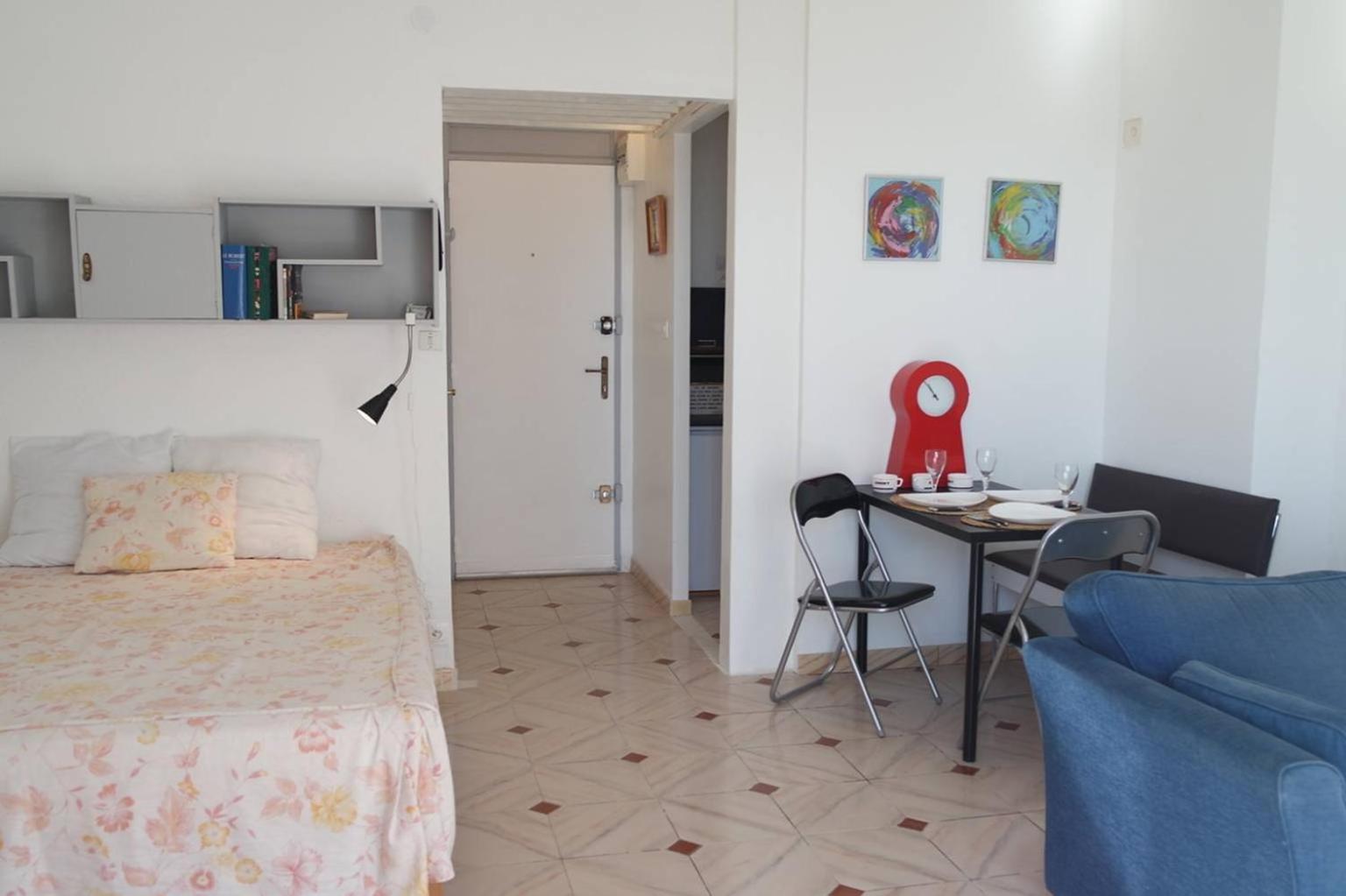 Studio Apartment photo 1