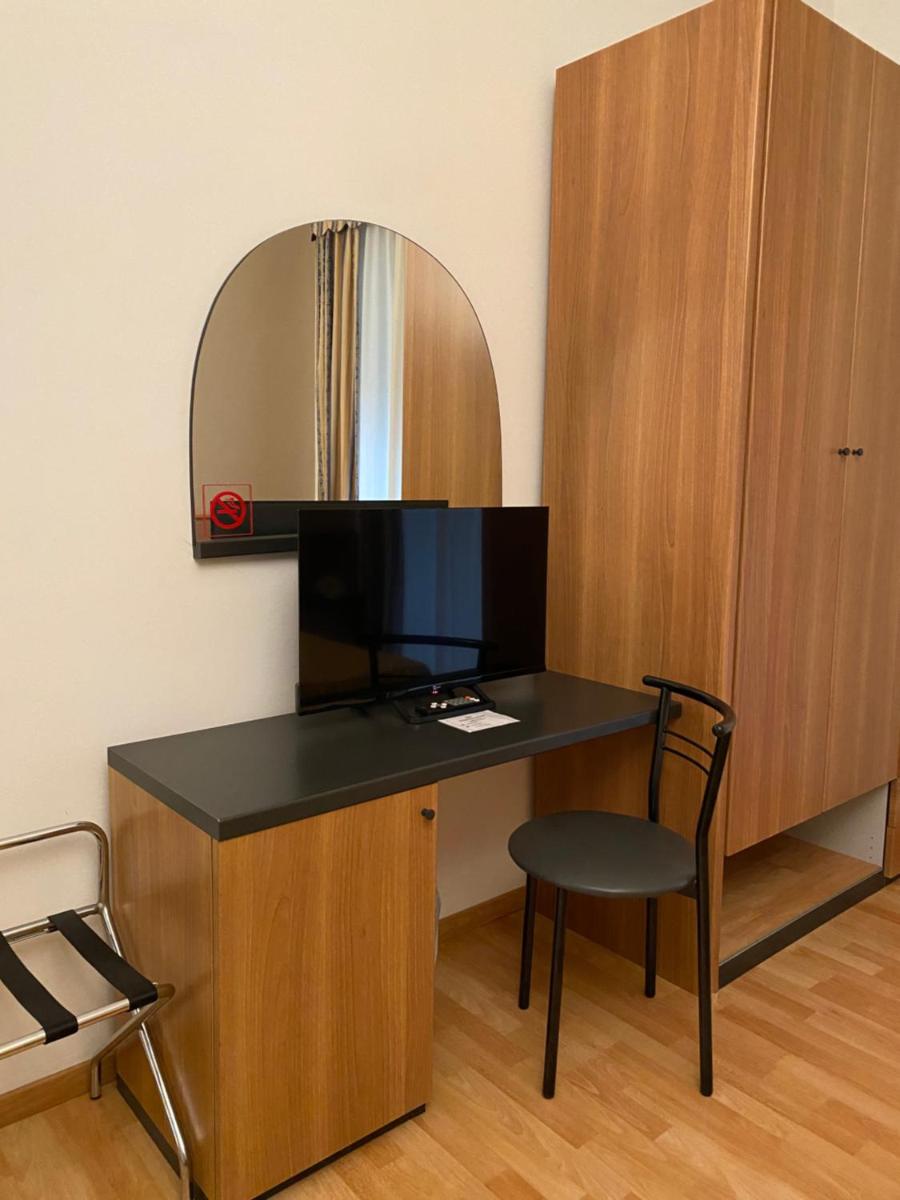 Double Room with Balcony - Photo 2