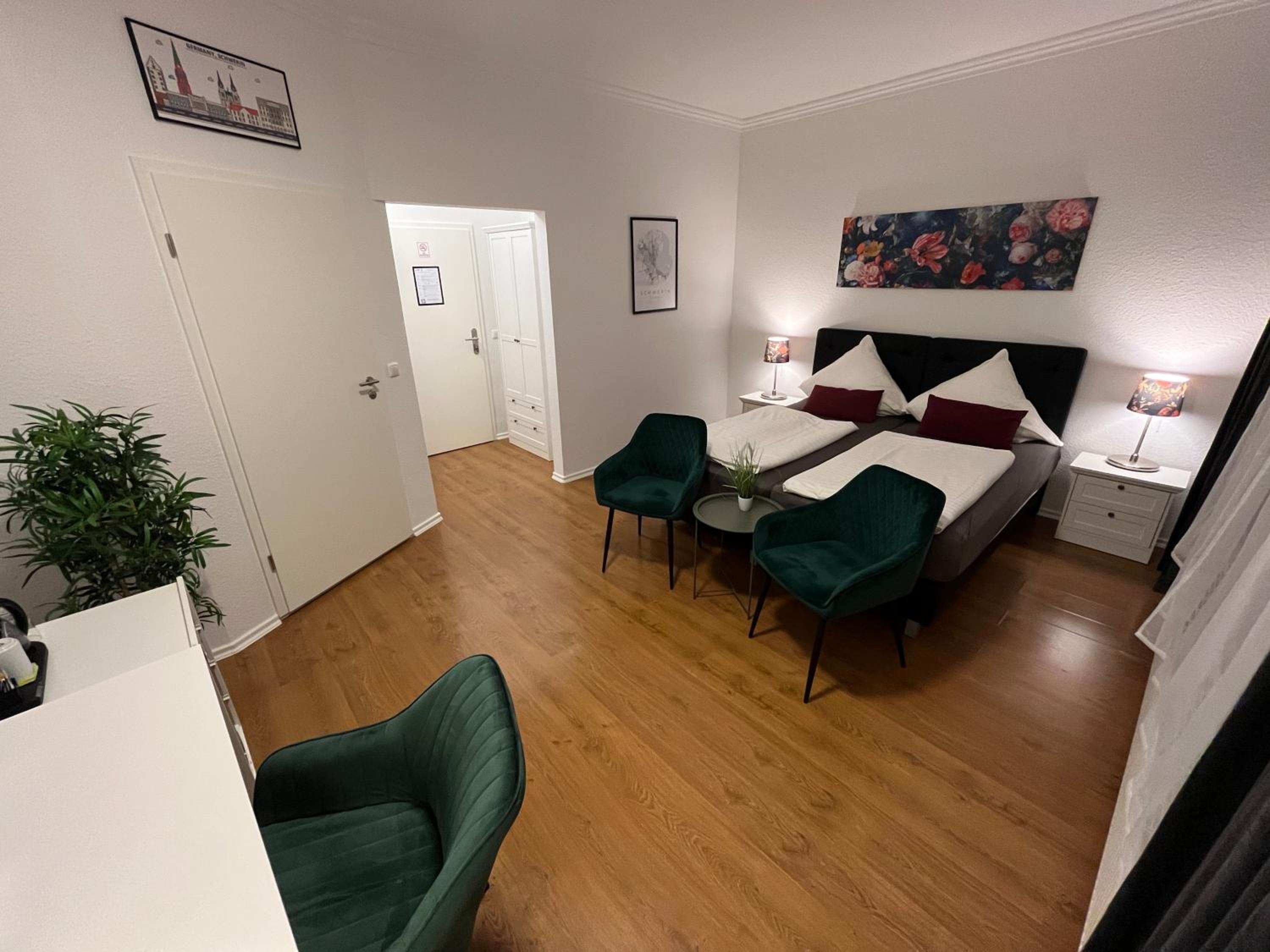 Double Room upper floors - Photo 4