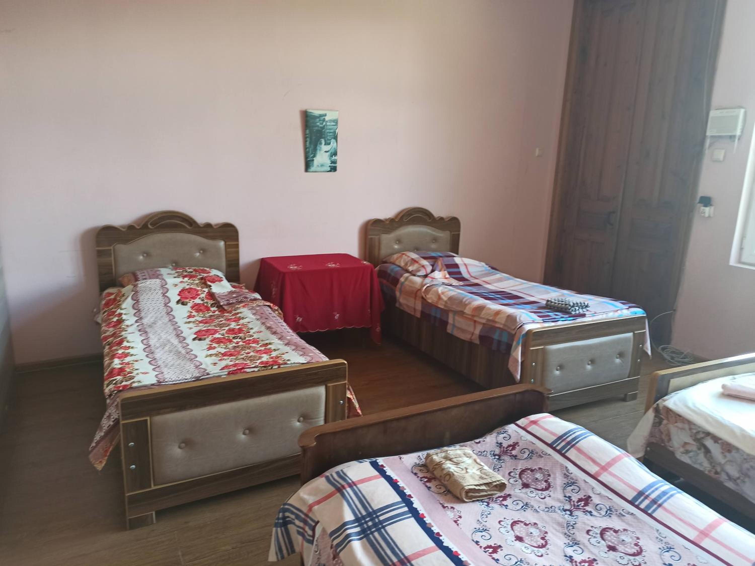 Single Bed in Mixed Dormitory Room