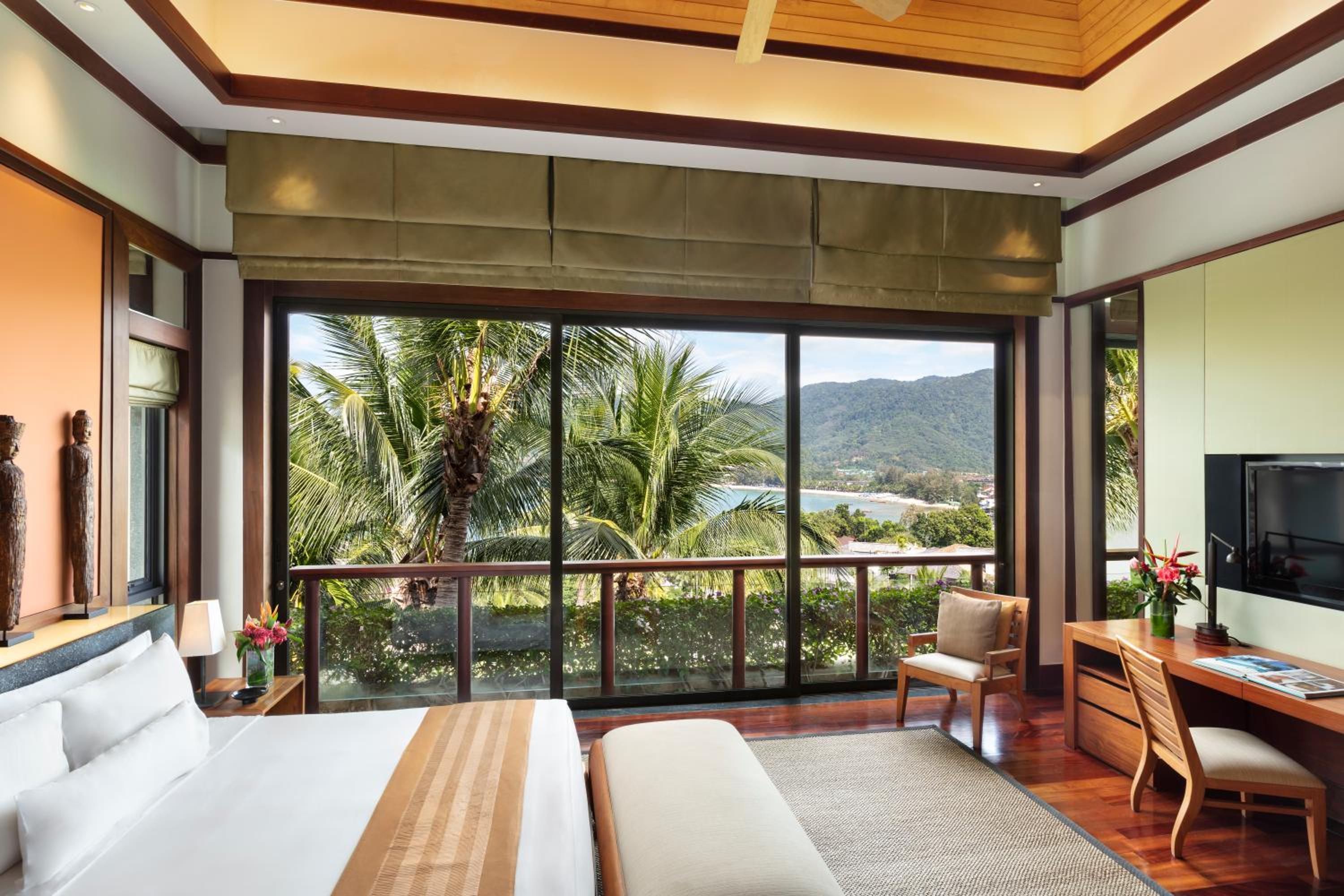 Two-Bedroom Penthouse Pool Suite - Photo 4