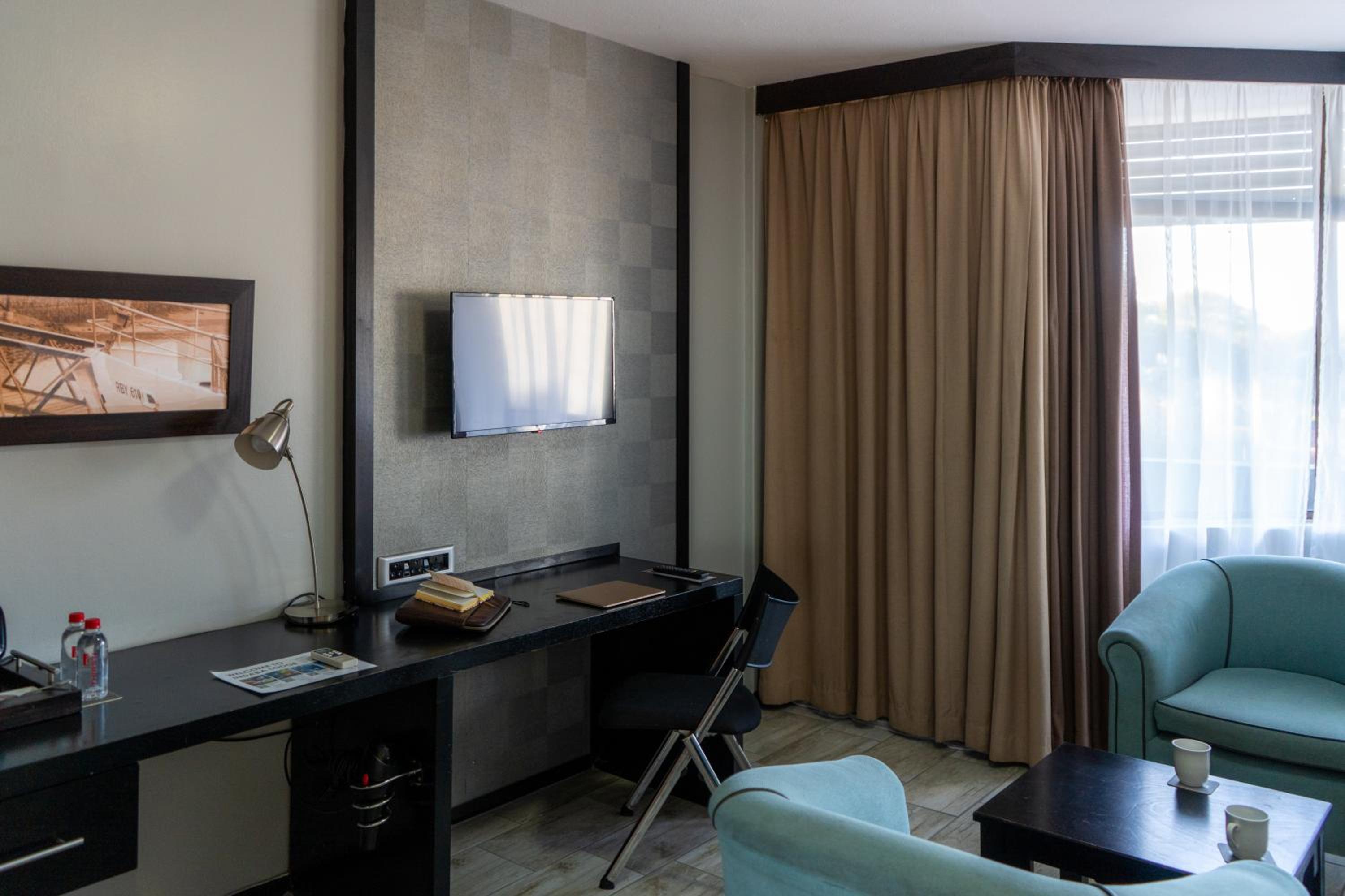 Double or Twin Room - Photo 4