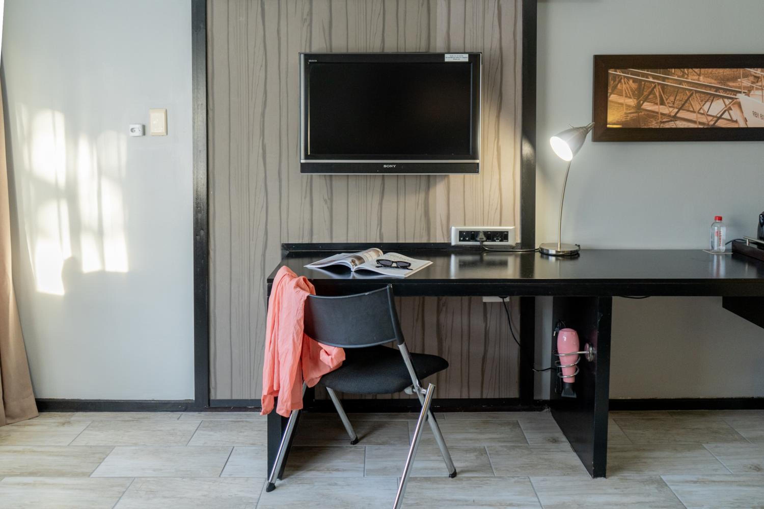 Standard Double Room - Photo 3