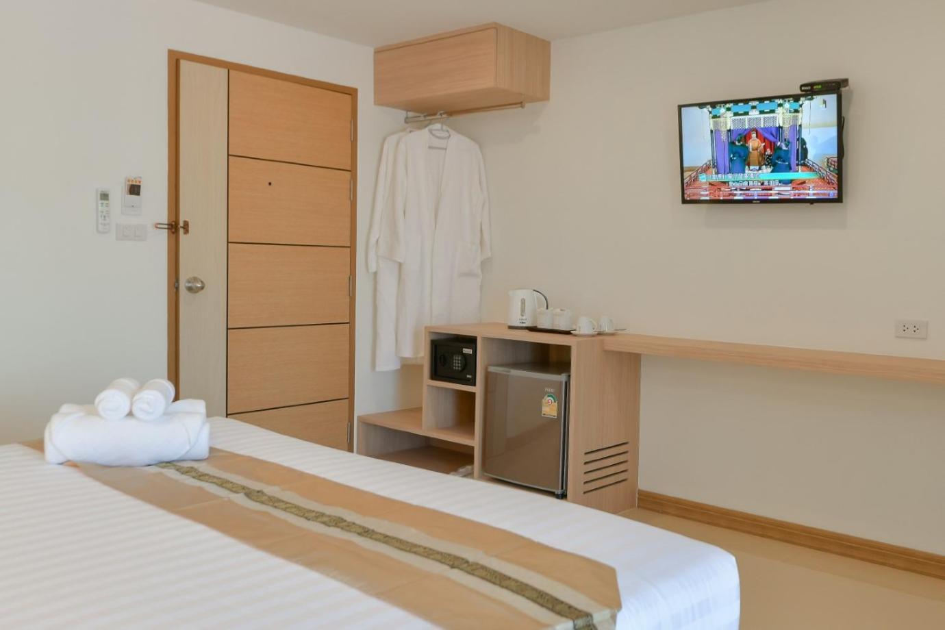 Superior King Room - Photo 4