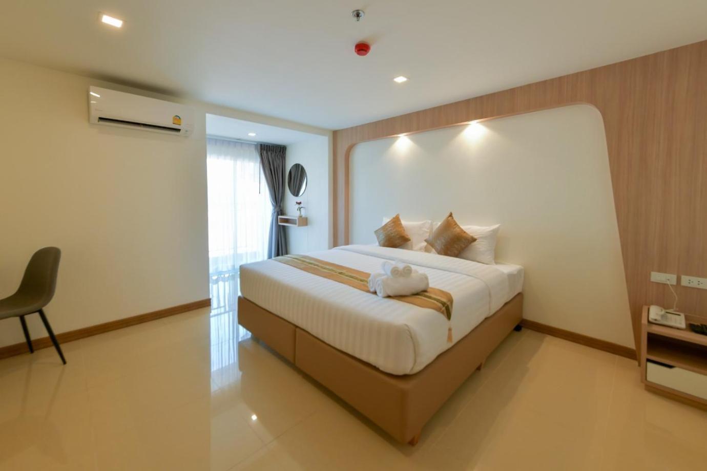 Superior King Room - Photo 3