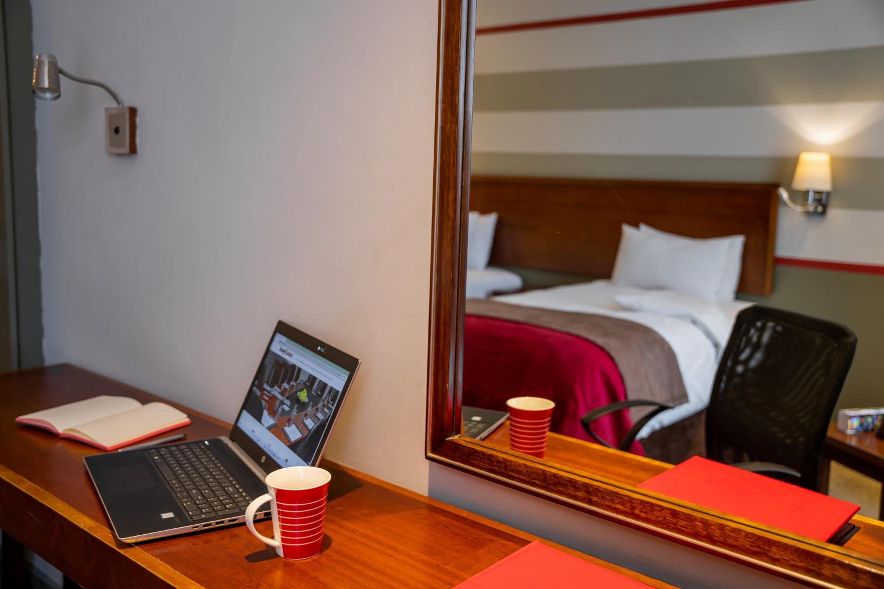 Standard Twin Room - Photo 5