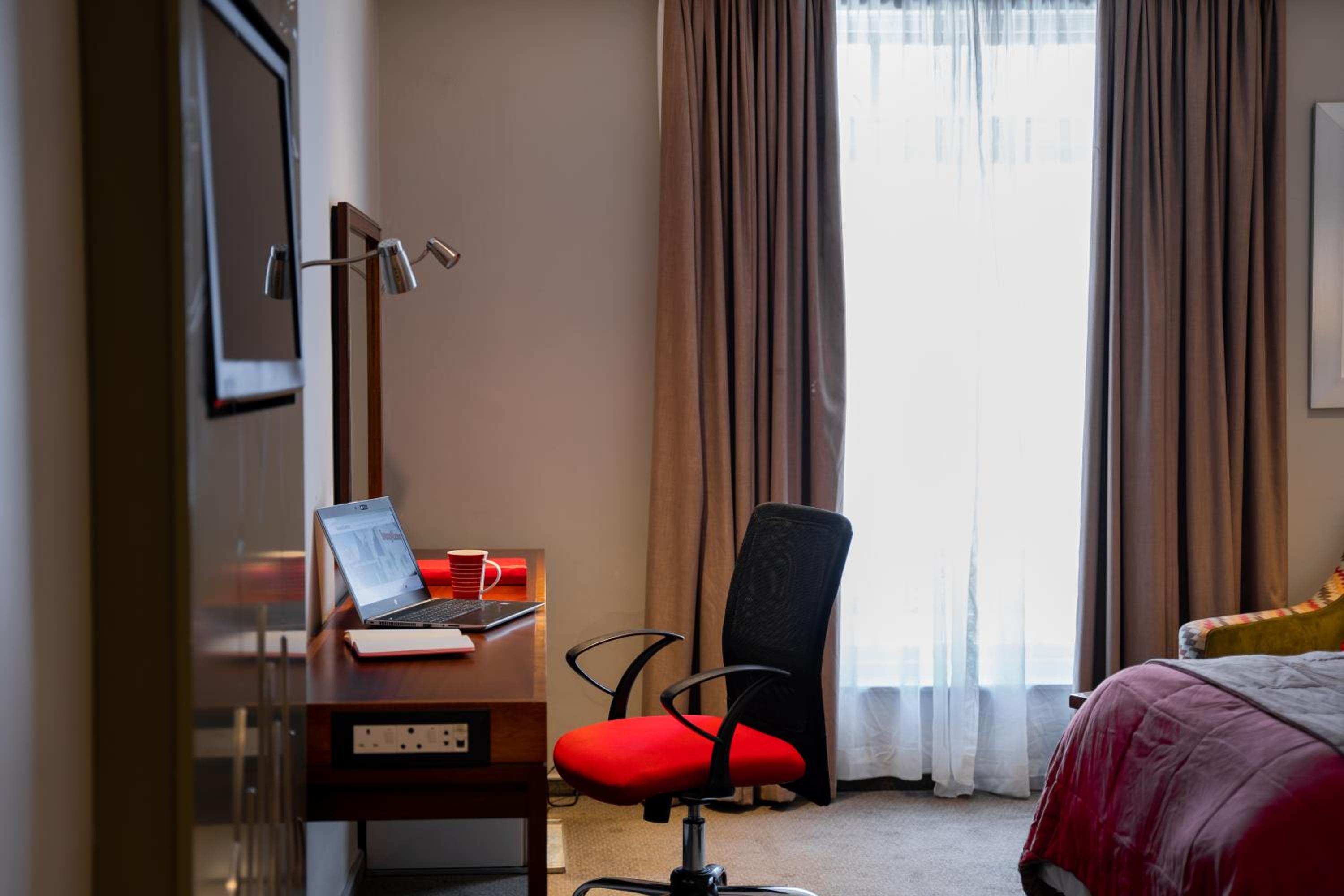Standard Twin Room - Photo 7