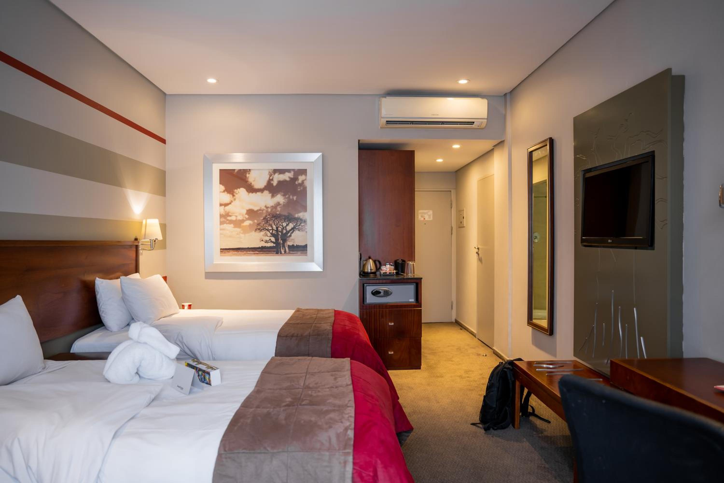 Standard Twin Room - Photo 6