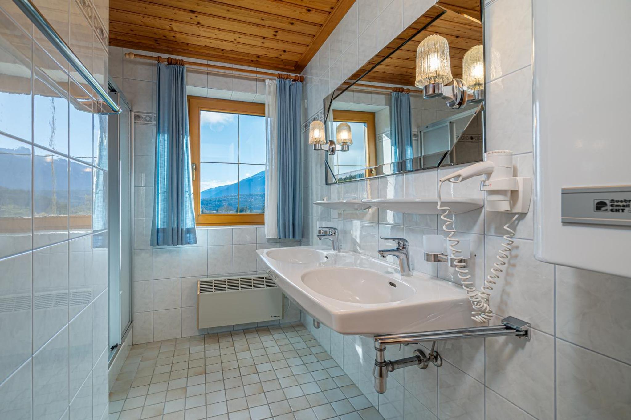 Two-Bedroom Apartment with Balcony - Nr. 1 - Photo 11