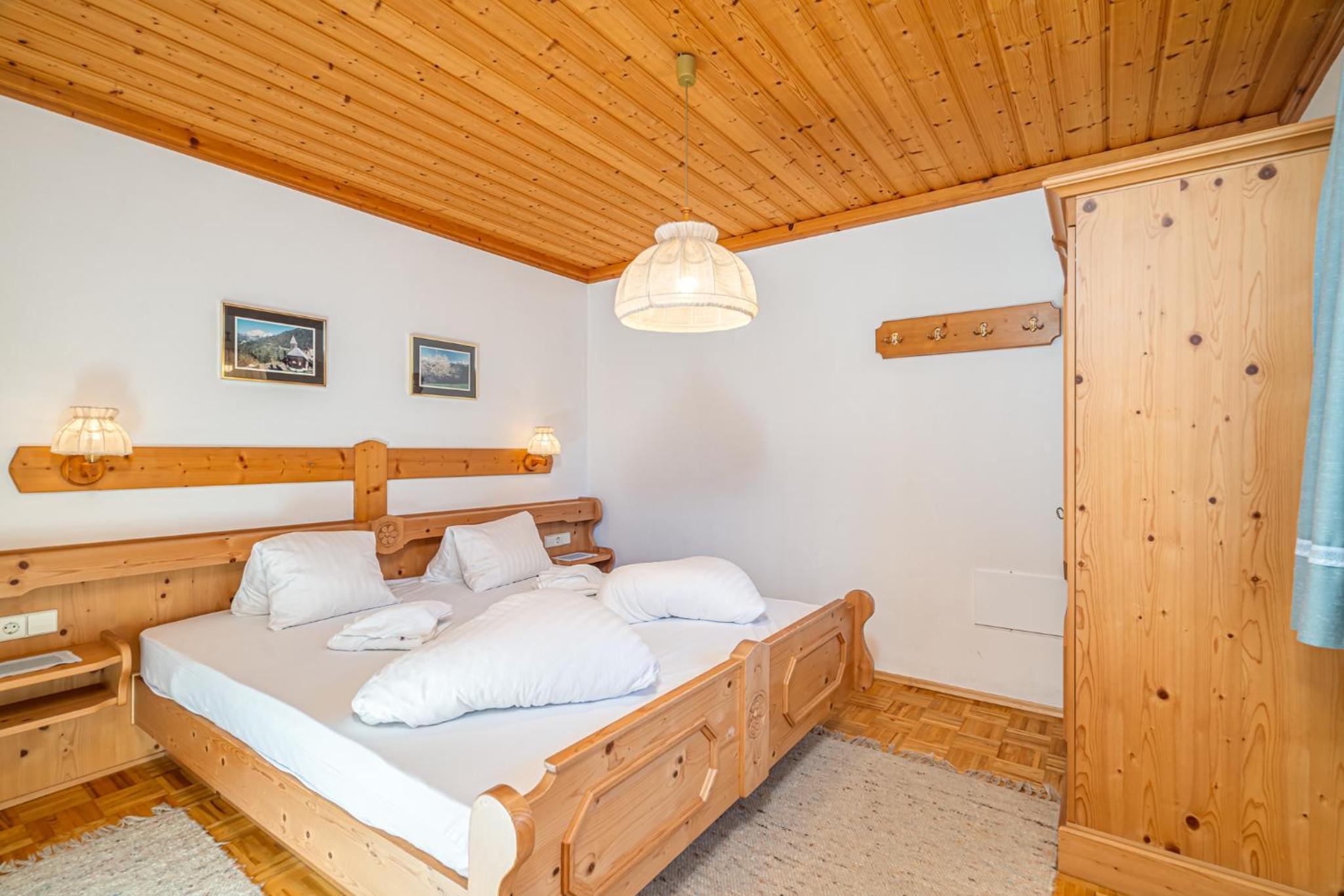 Two-Bedroom Apartment with Balcony - Nr. 1 - Photo 9