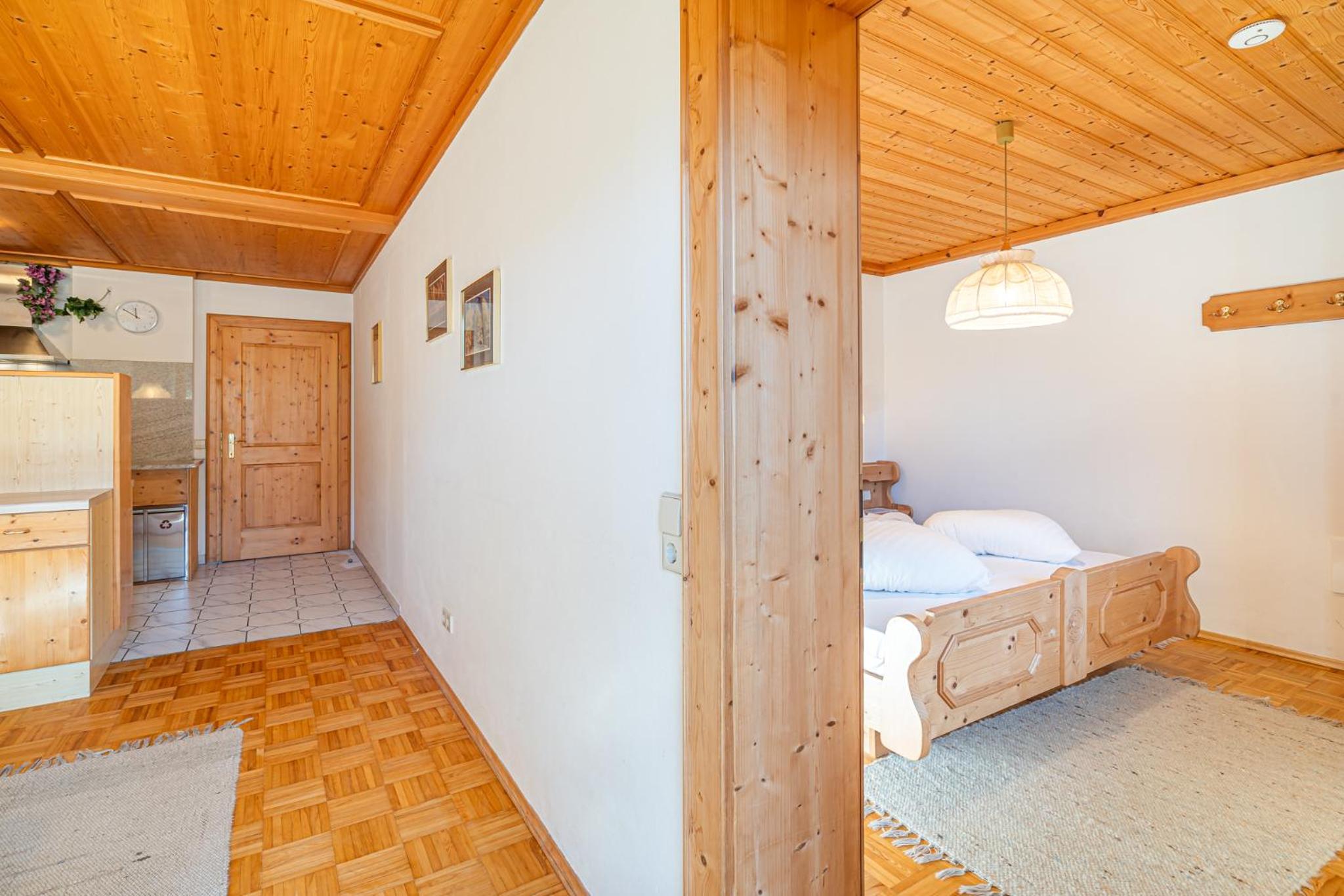 Two-Bedroom Apartment with Balcony - Nr. 1 - Photo 13