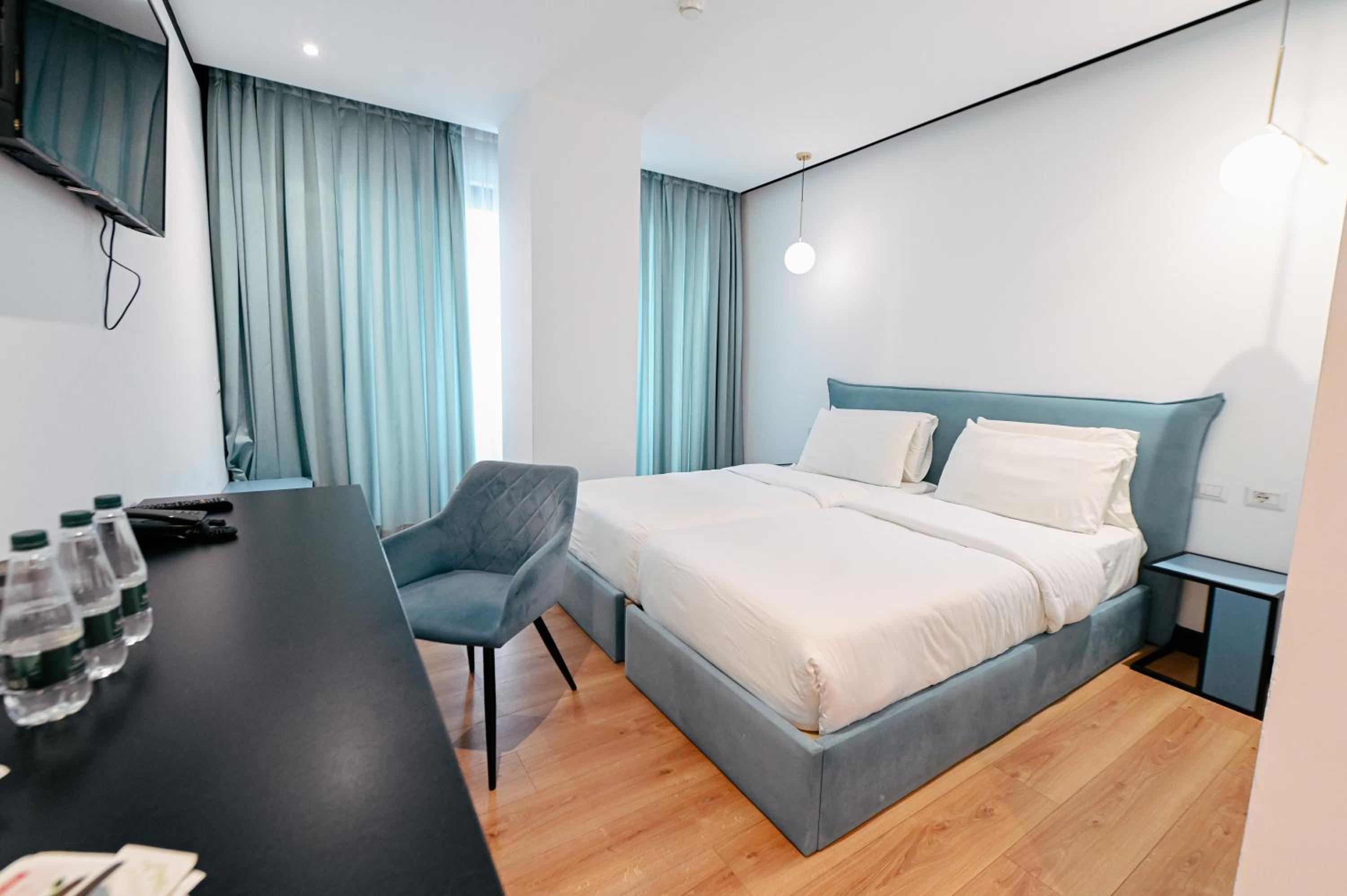 Standard Twin Room with Sea View