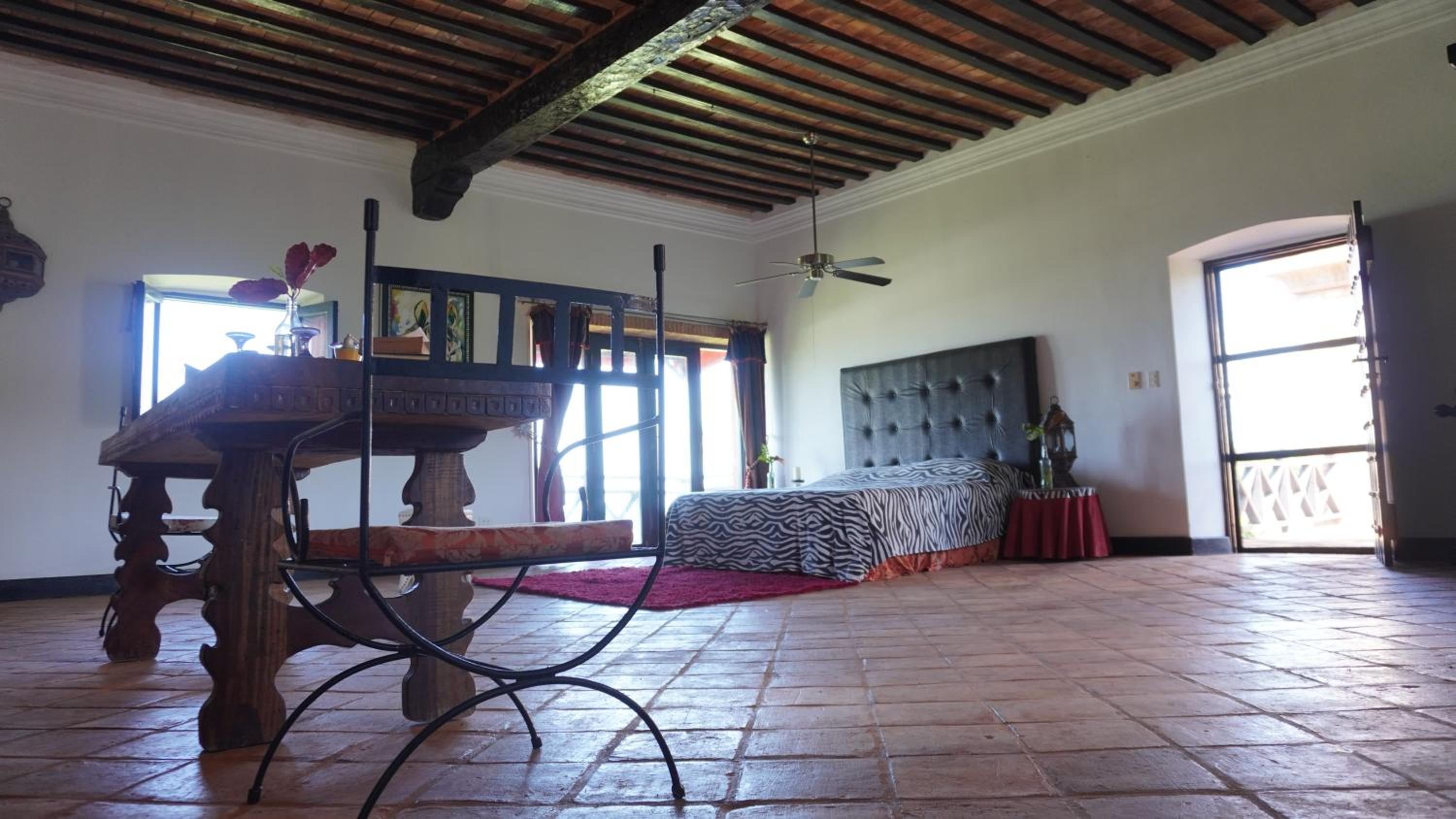 Deluxe Double Room (2 Adults + 1 Child) photo 2