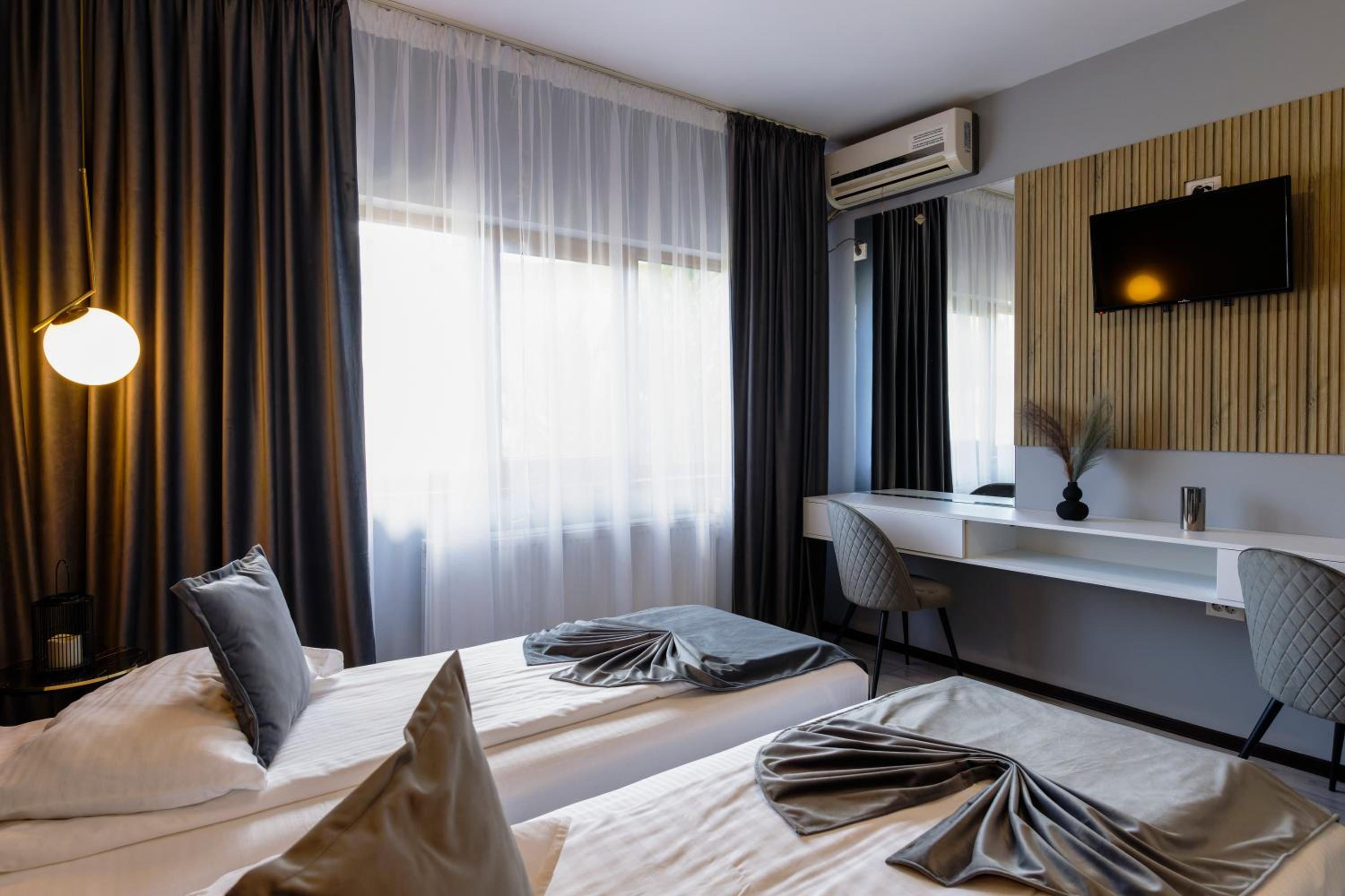 Double or Twin Room photo 2