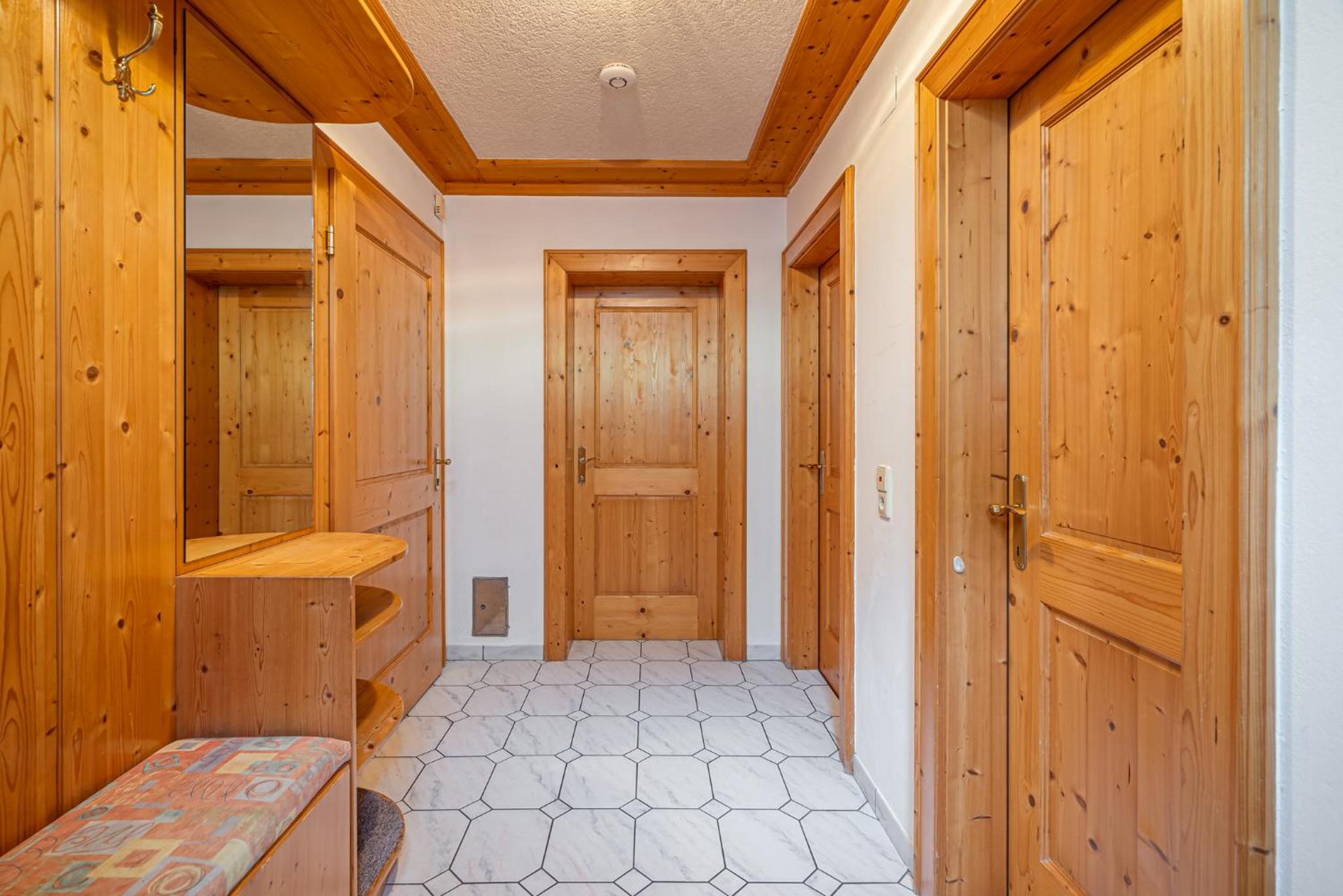  Two-Bedroom Apartment with balcony No. 4 - Photo 8