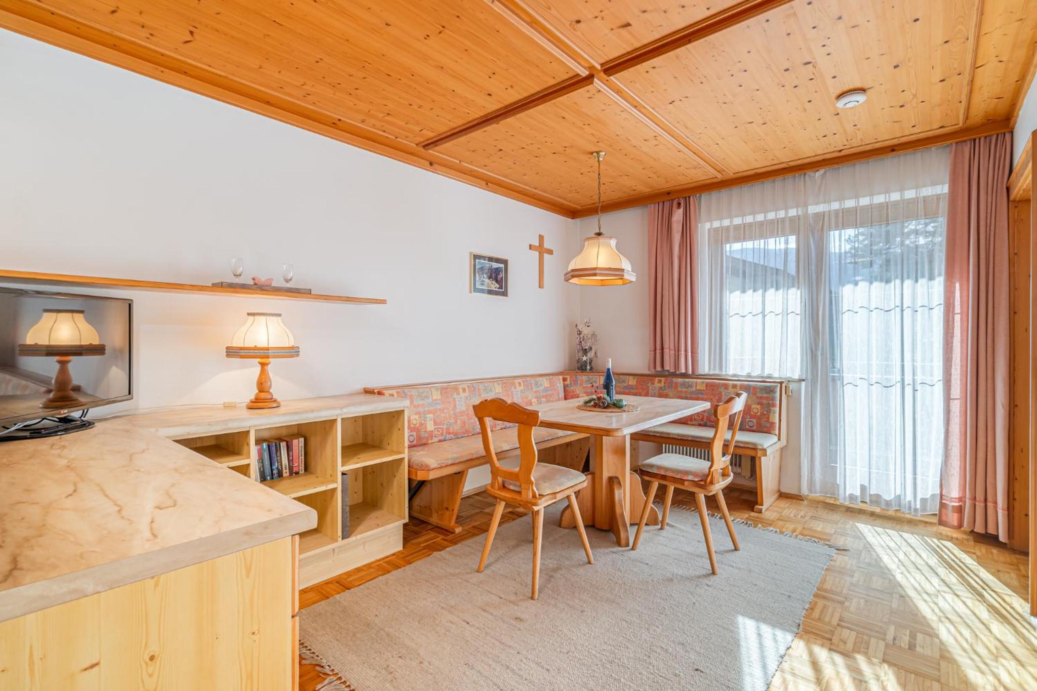  Two-Bedroom Apartment with balcony No. 4 - Photo 13