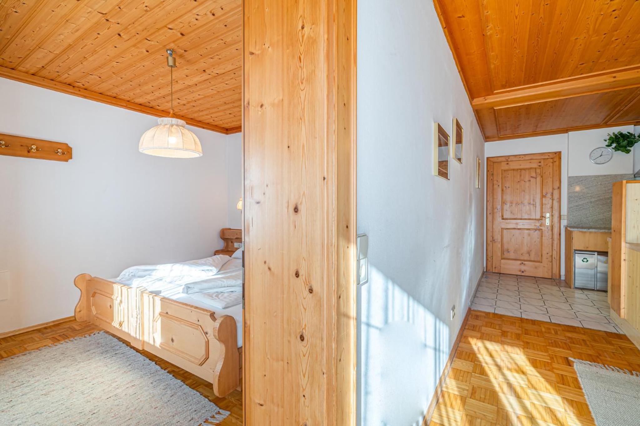  Two-Bedroom Apartment with balcony No. 4 - Photo 4