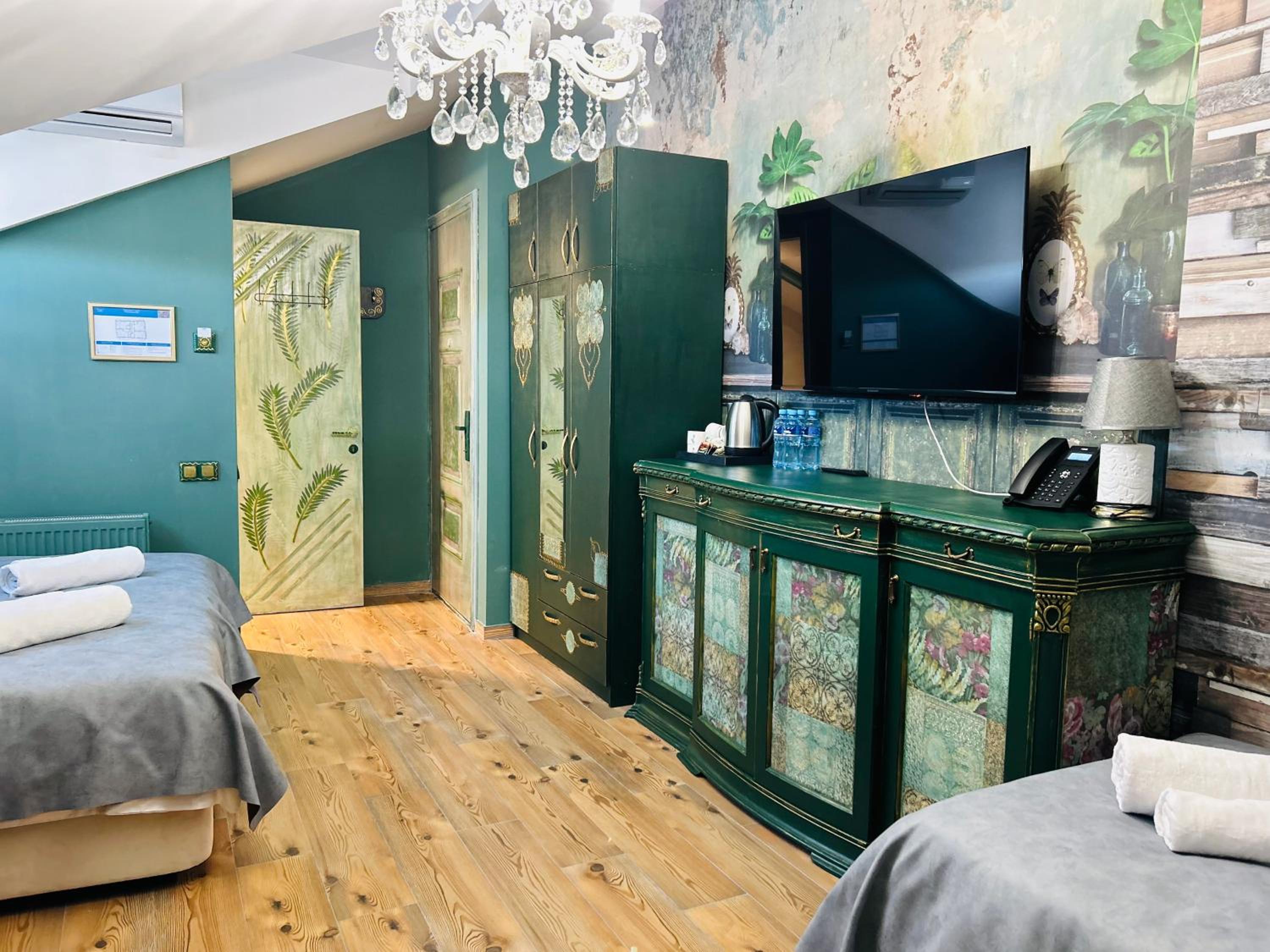 Deluxe Family Room - Photo 3