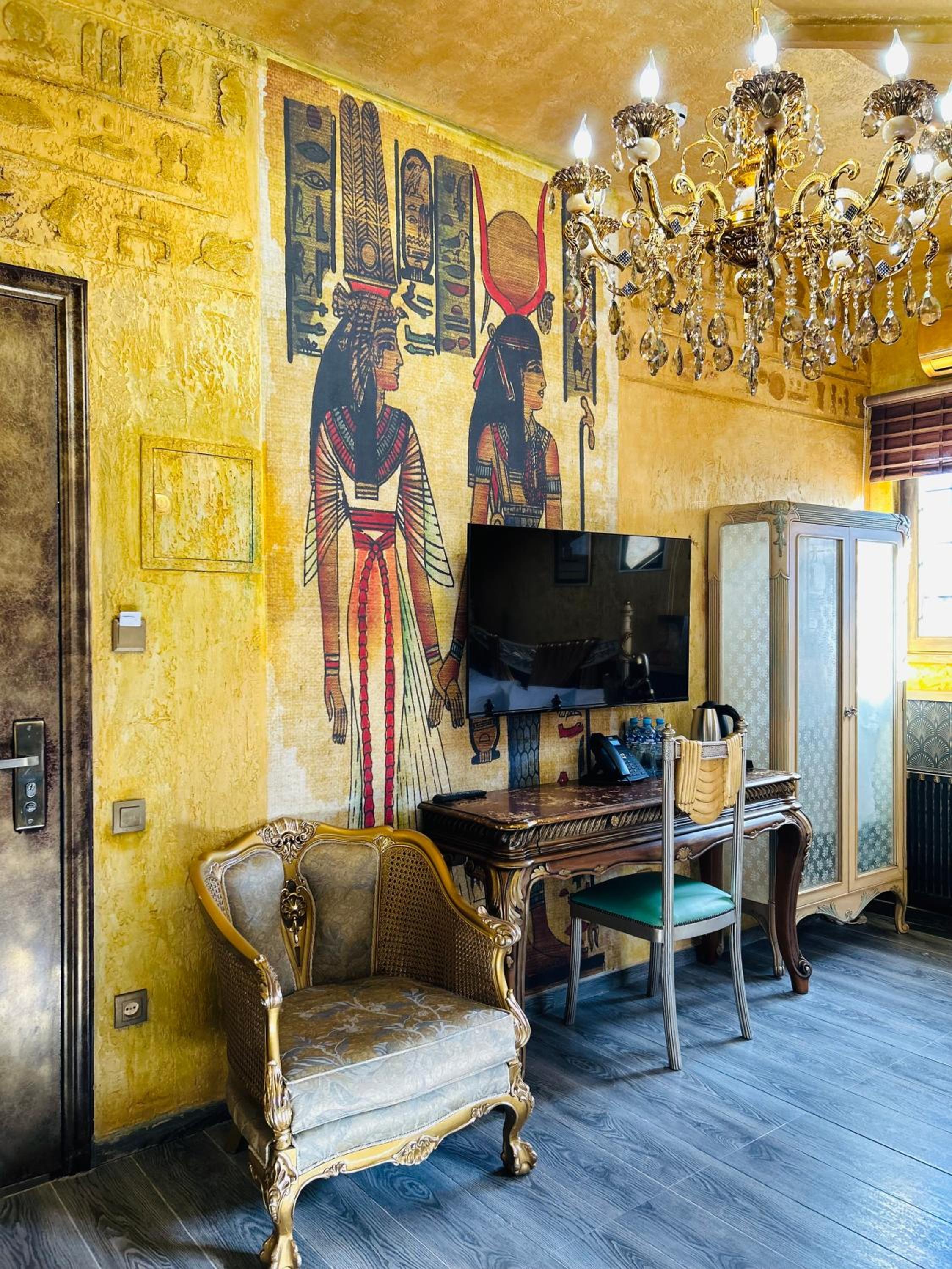 Classic Quadruple Room - Photo 10