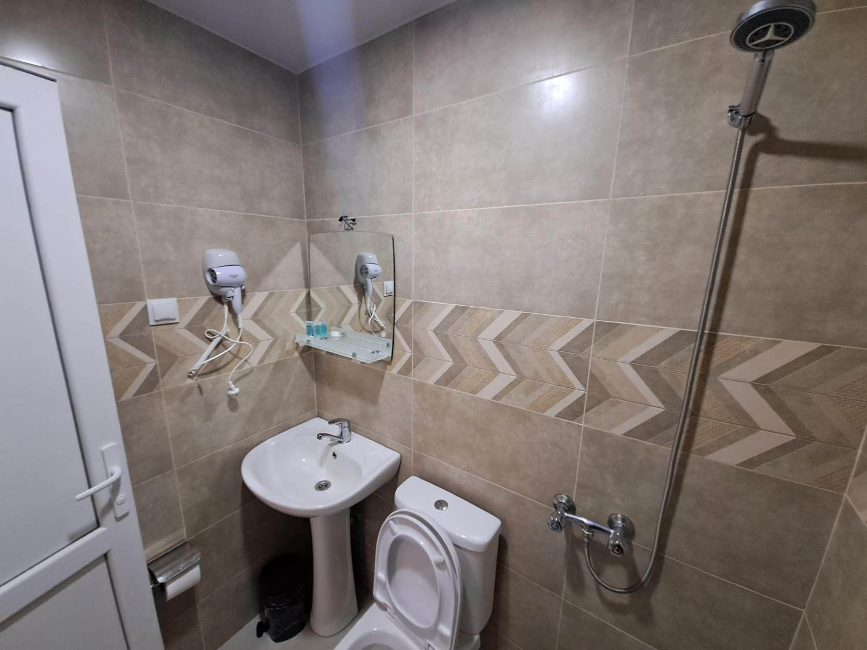 Deluxe Double Room - Photo 20