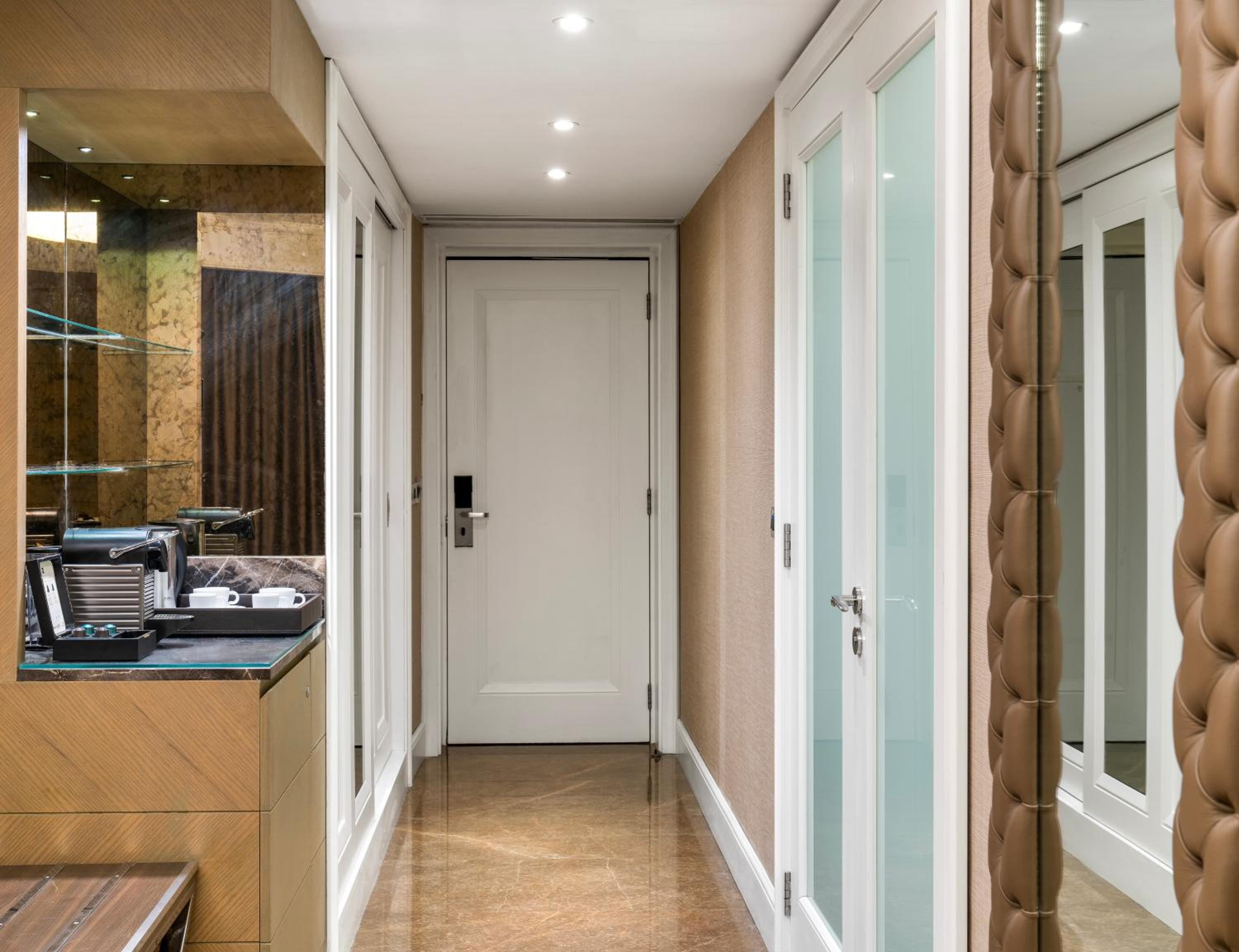 Executive Room with City View - Lounge Access - Photo 2