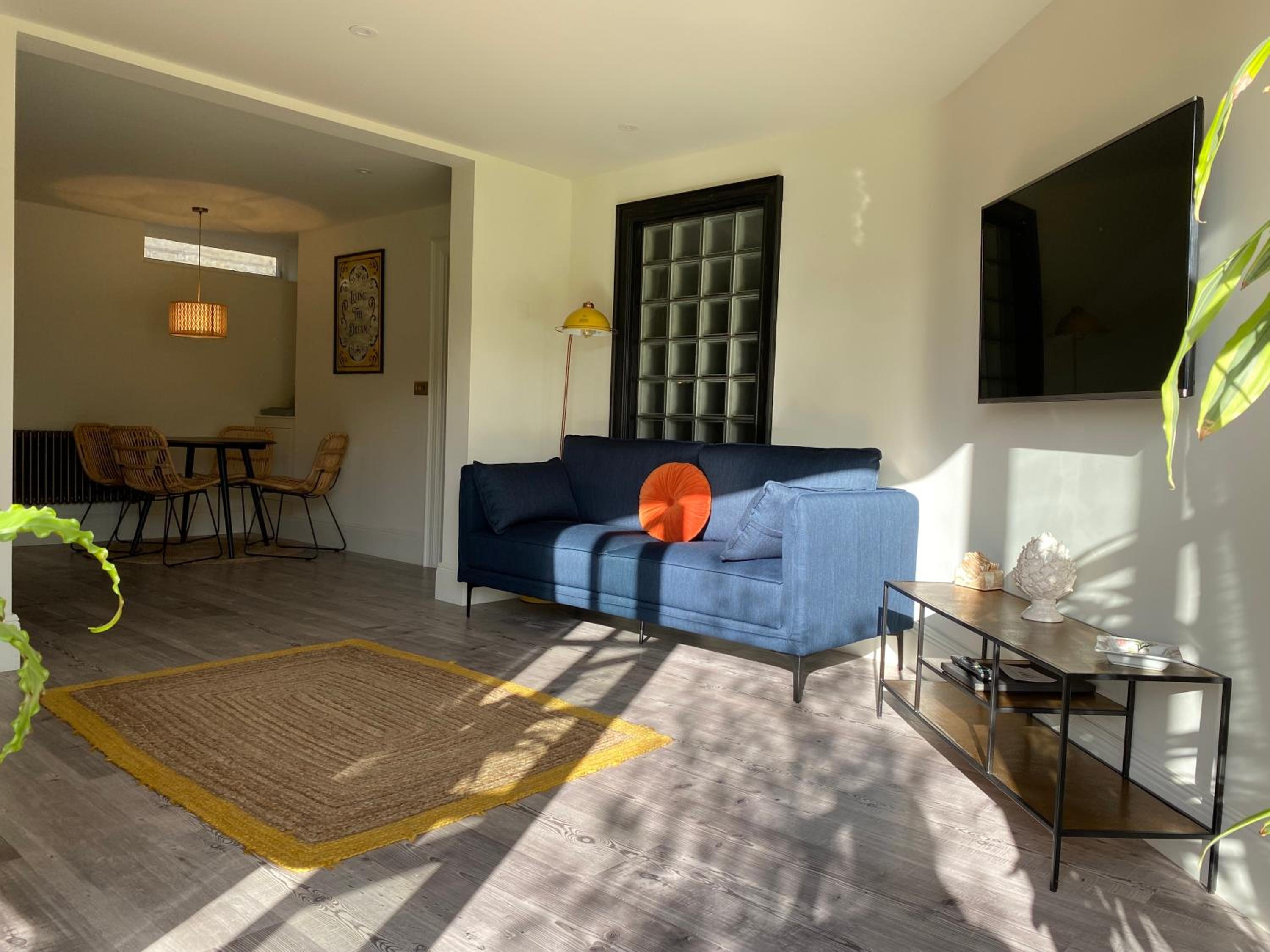 Apartment with Garden View - Photo 7