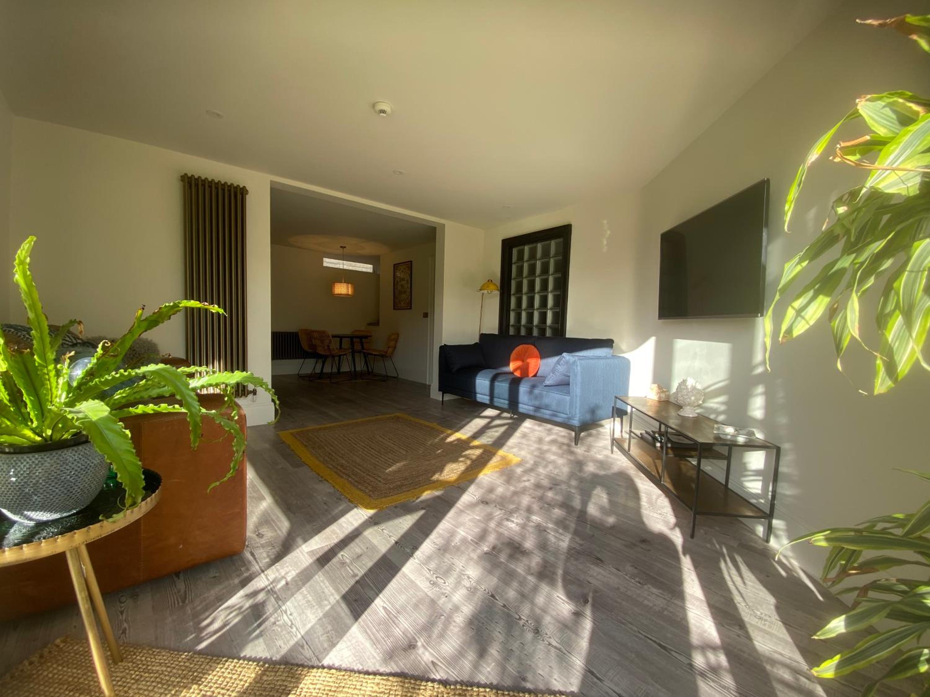 Apartment with Garden View - Photo 4