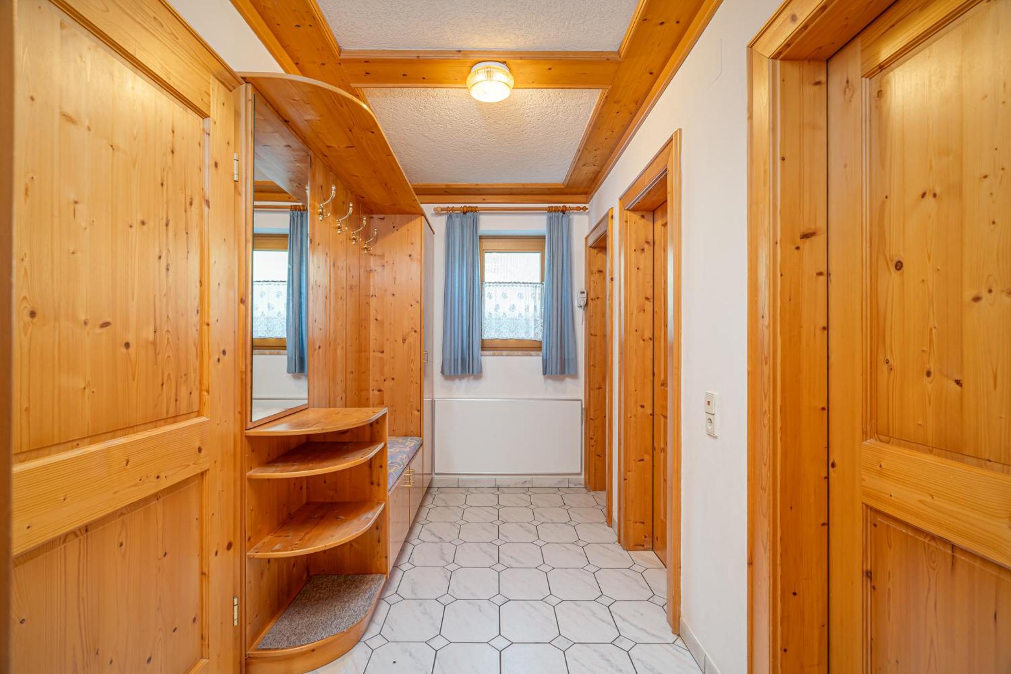 Two-Bedroom Apartment with Balcony - Nr. 1 - Photo 1