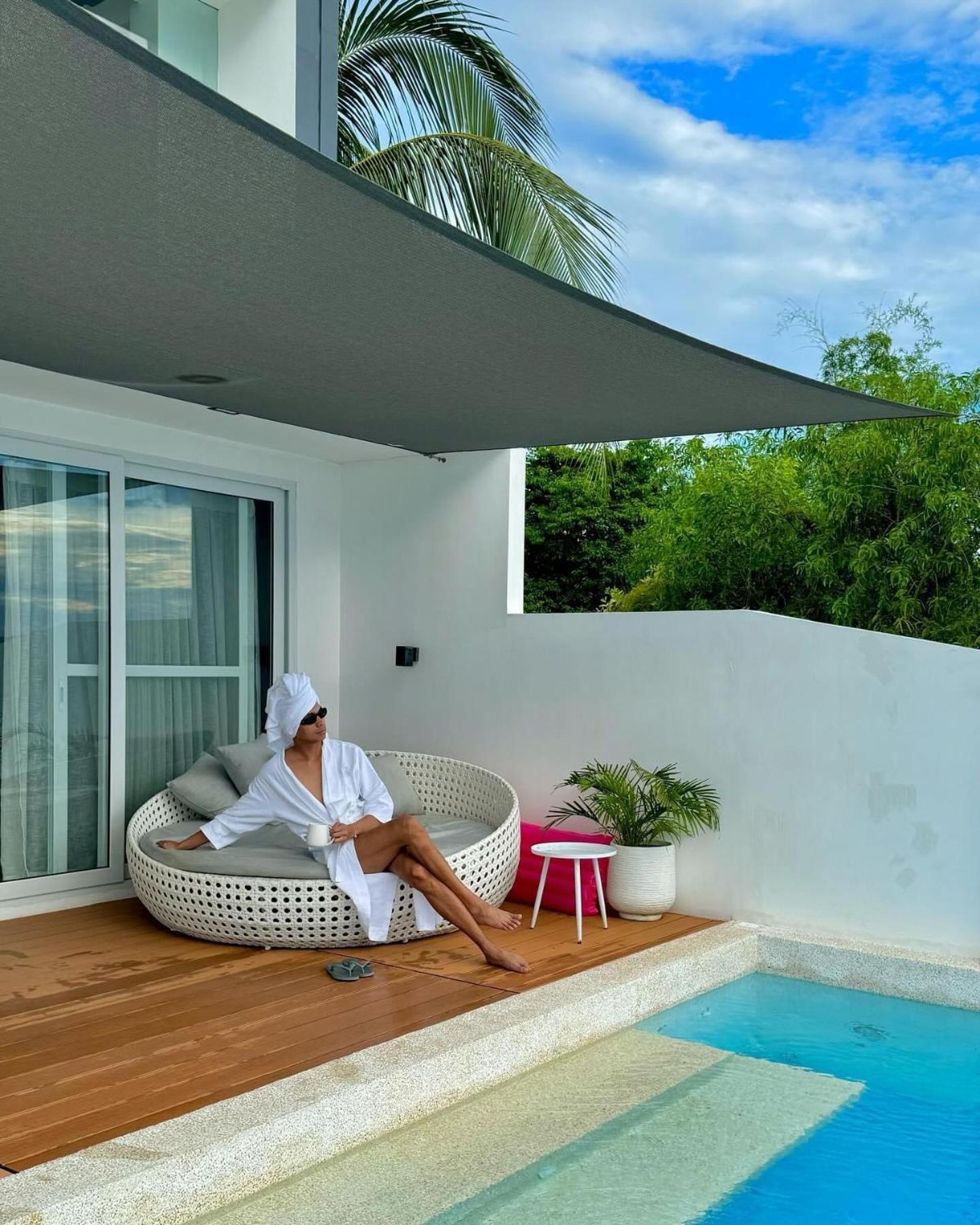 King Suite with Private Pool - Photo 14