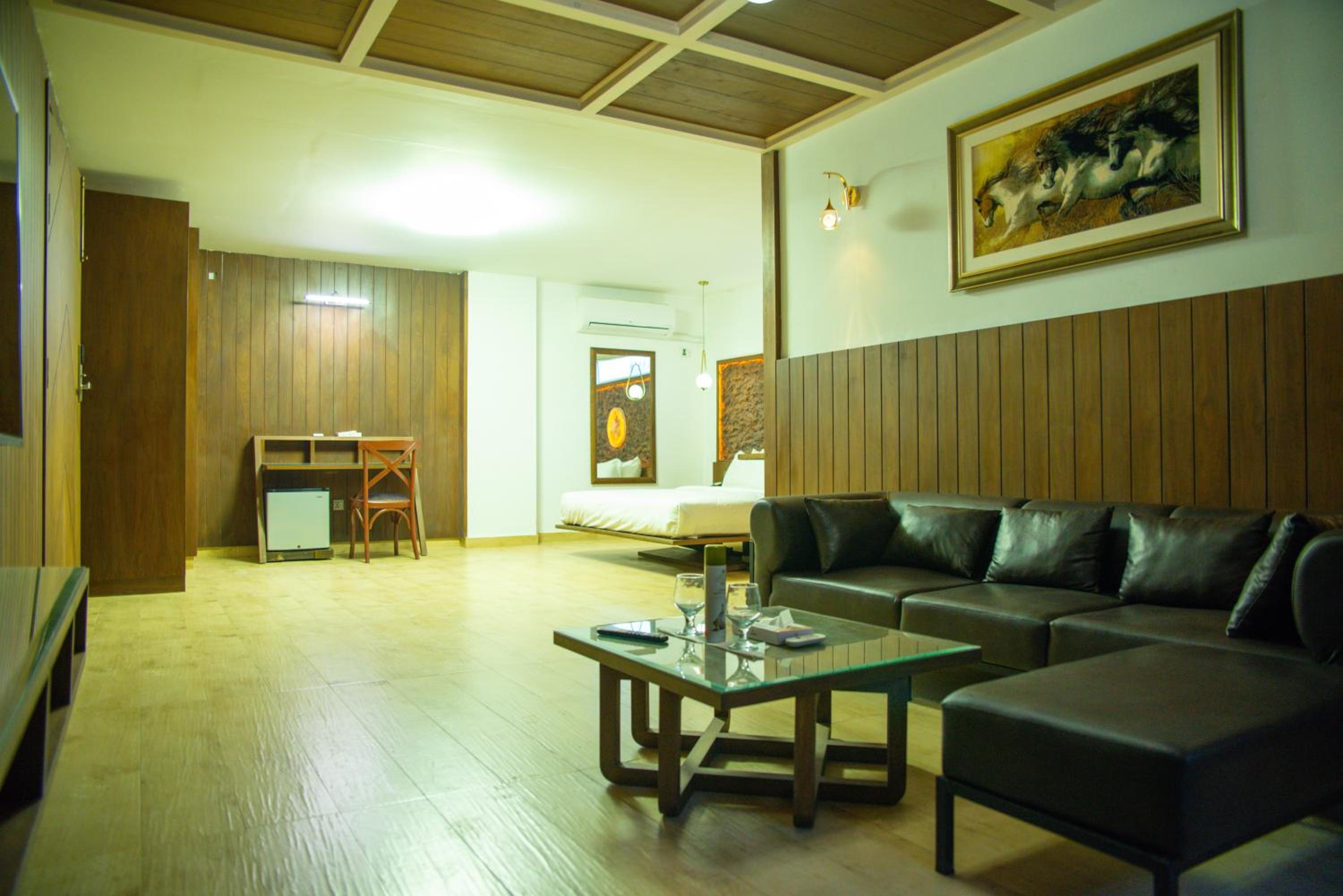 Superior King Suite