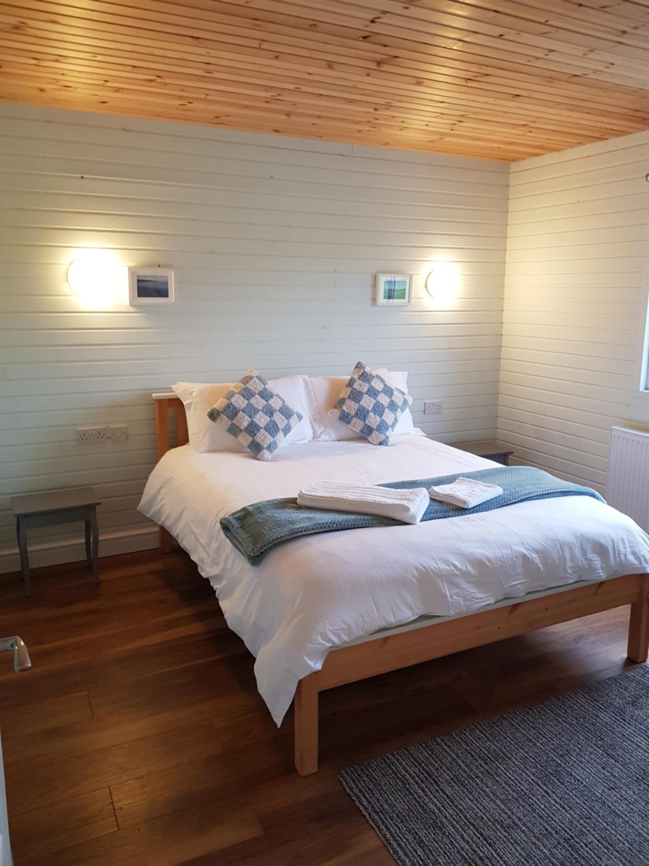 One-Bedroom Apartment - Photo 8