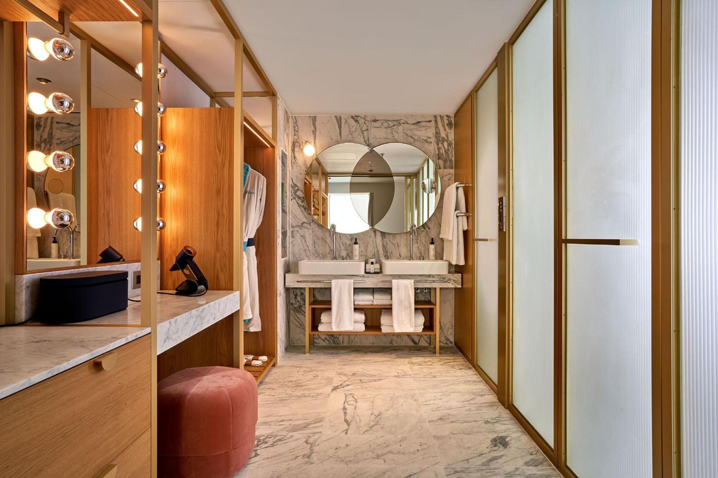 Mayfair Suite