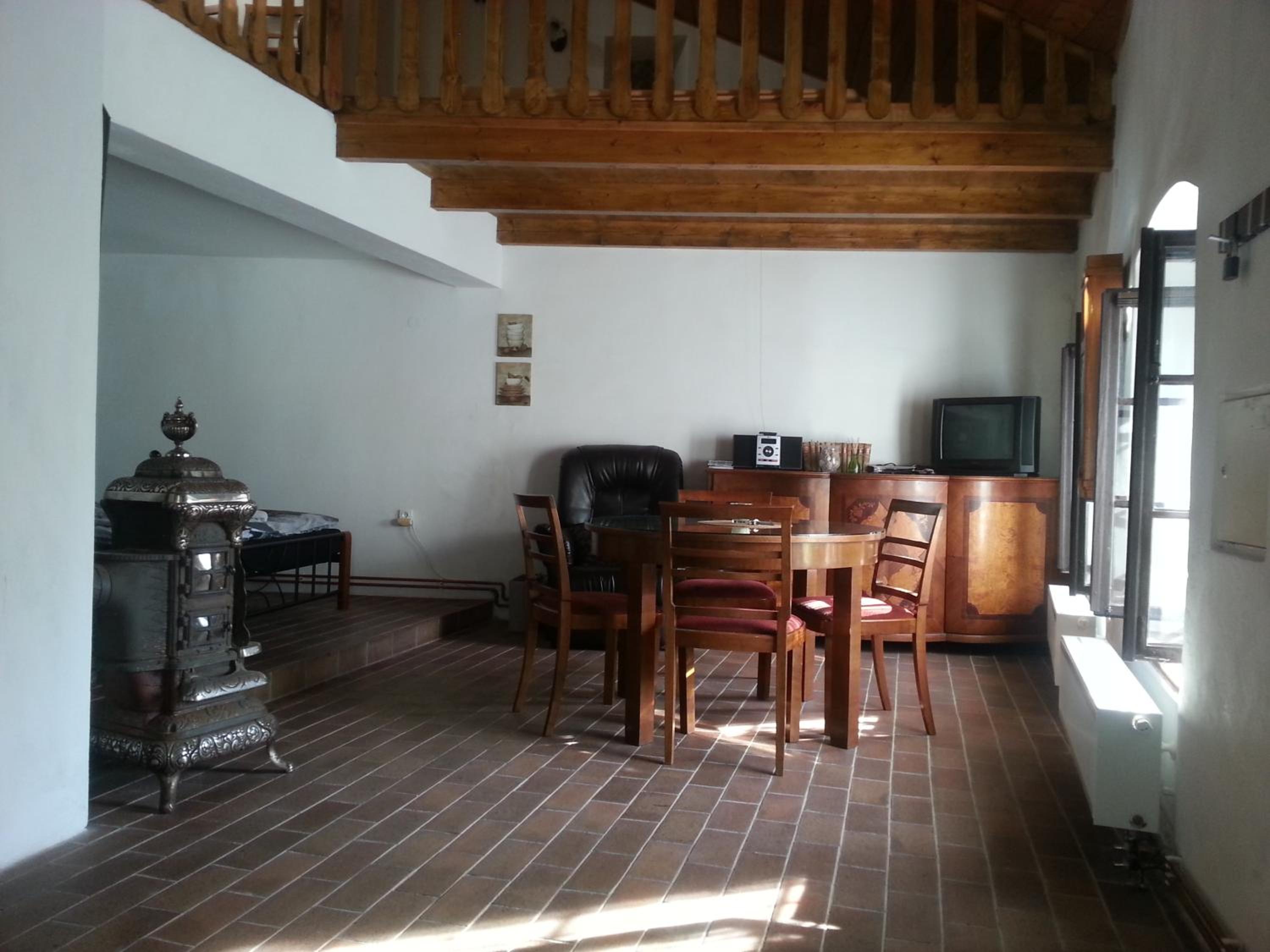 Apartment - Split Level photo 3