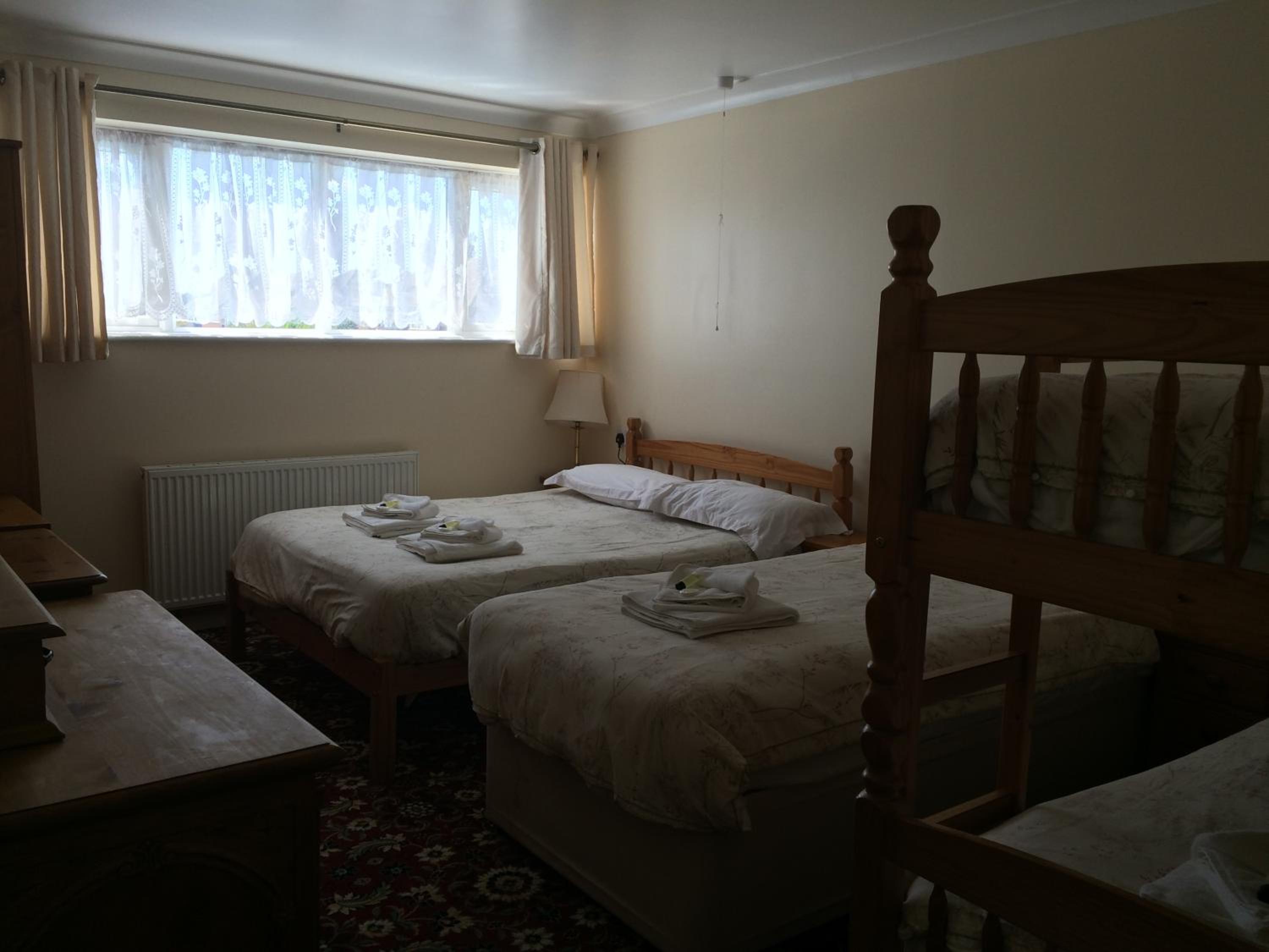 Family Room (2 Adults + 3 Children) photo 2
