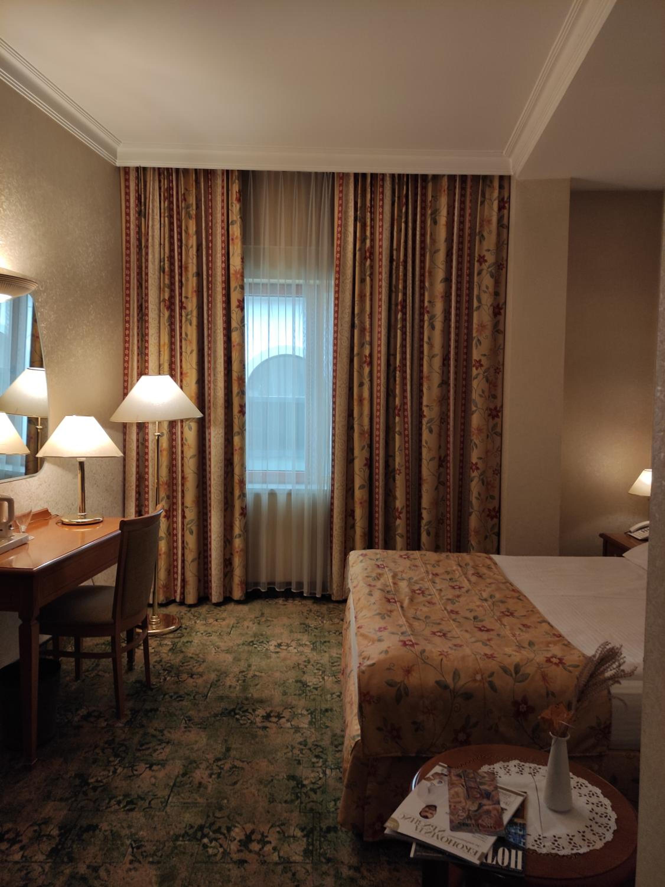 Double Room - Photo 5