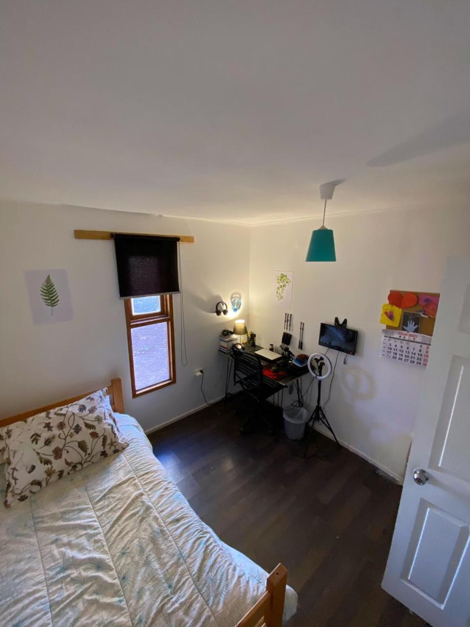 Twin Room with Shared Bathroom photo 2