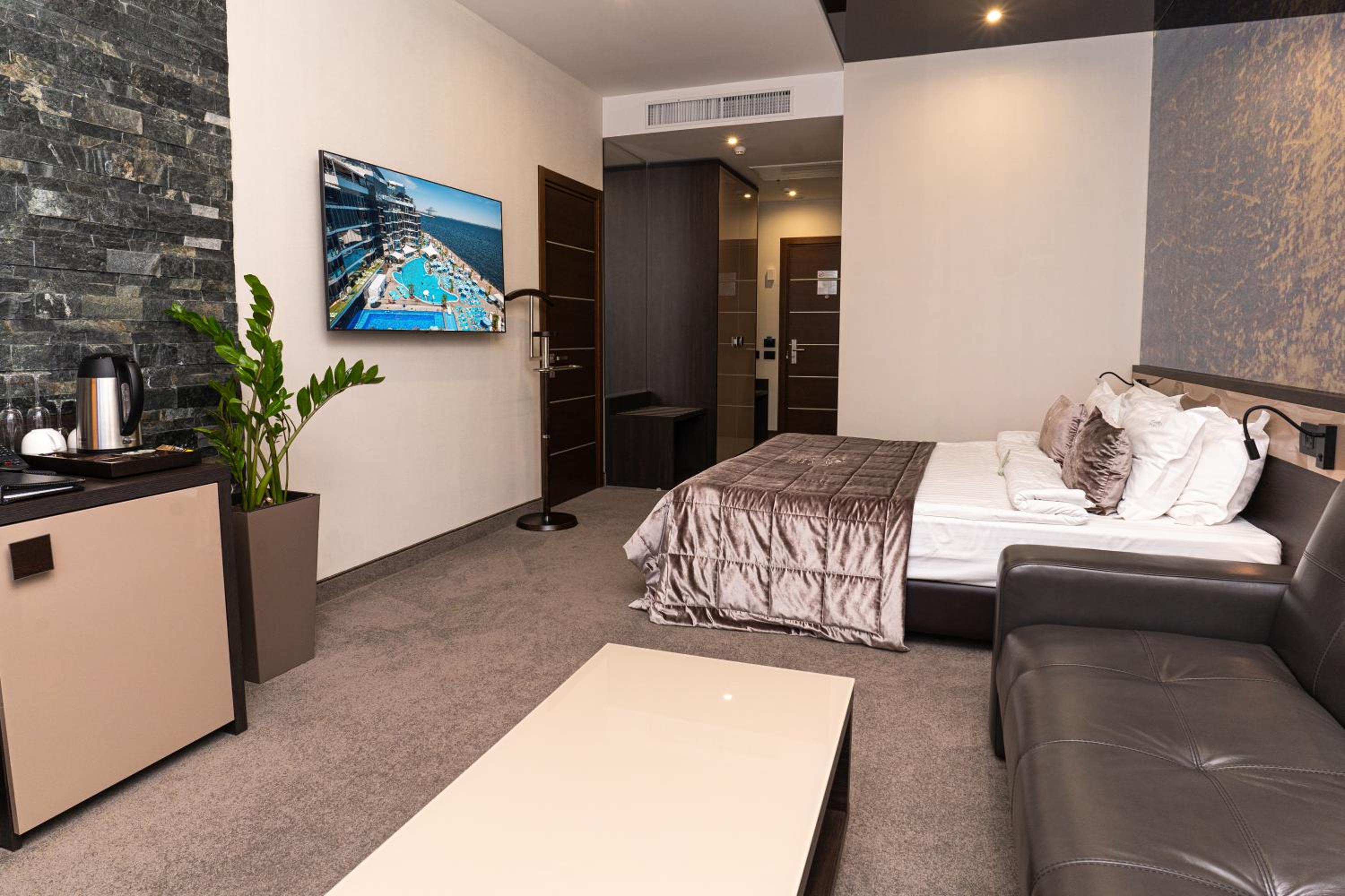 Two Connected Superior Standard Rooms, Casino View photo 3