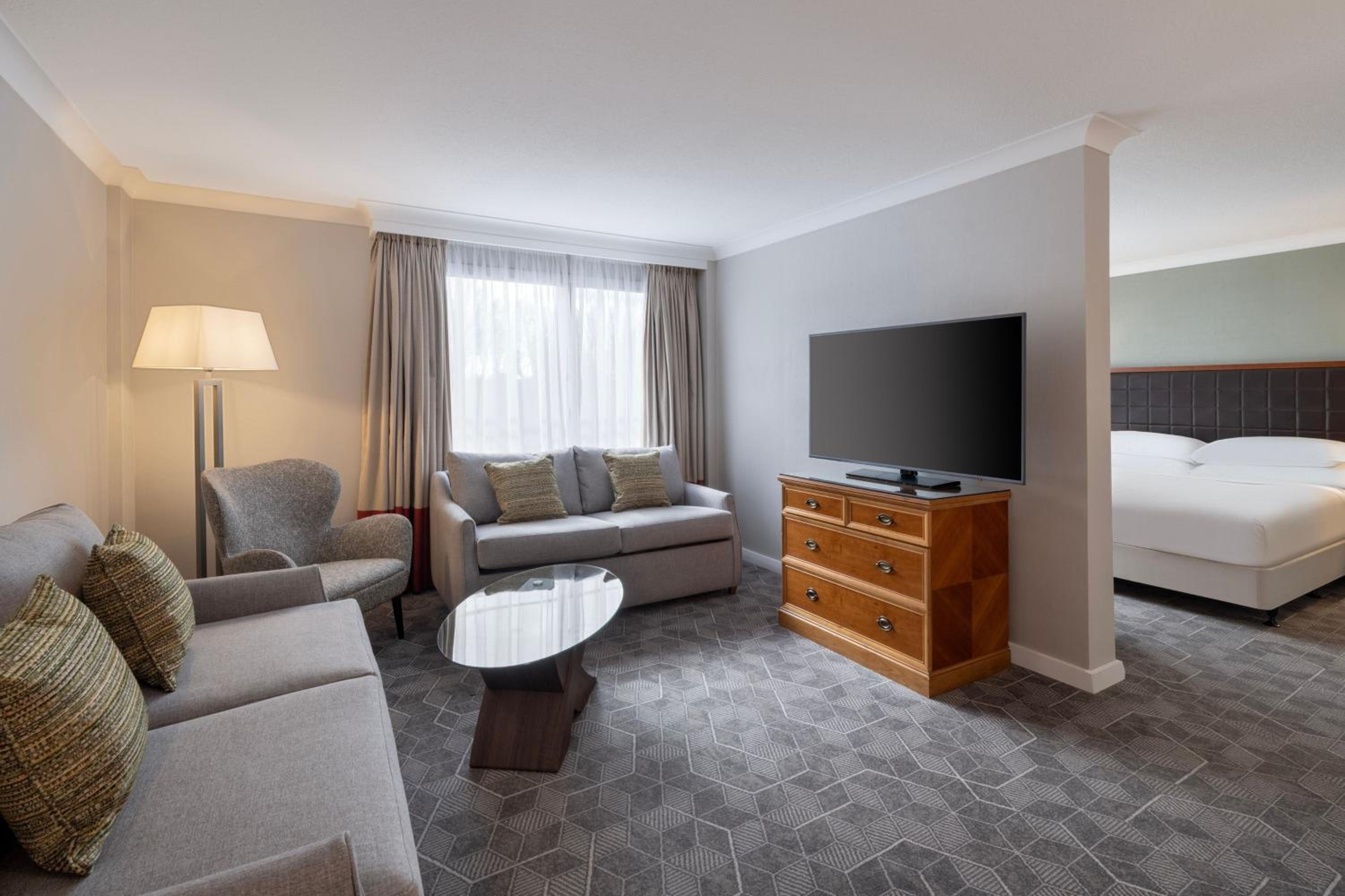 Junior Suite - Executive Lounge Access - Photo 1