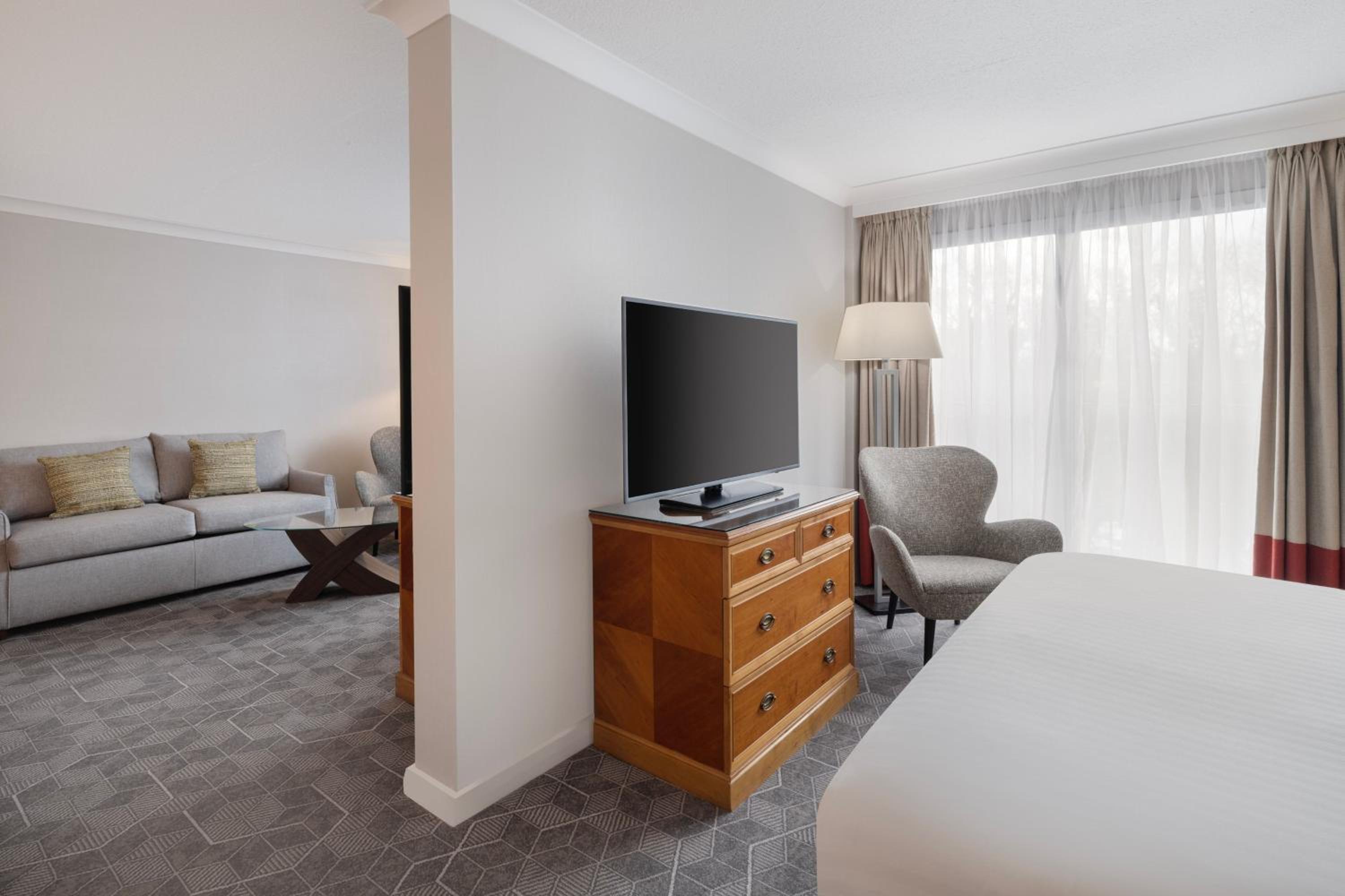 Junior Suite - Executive Lounge Access - Photo 2