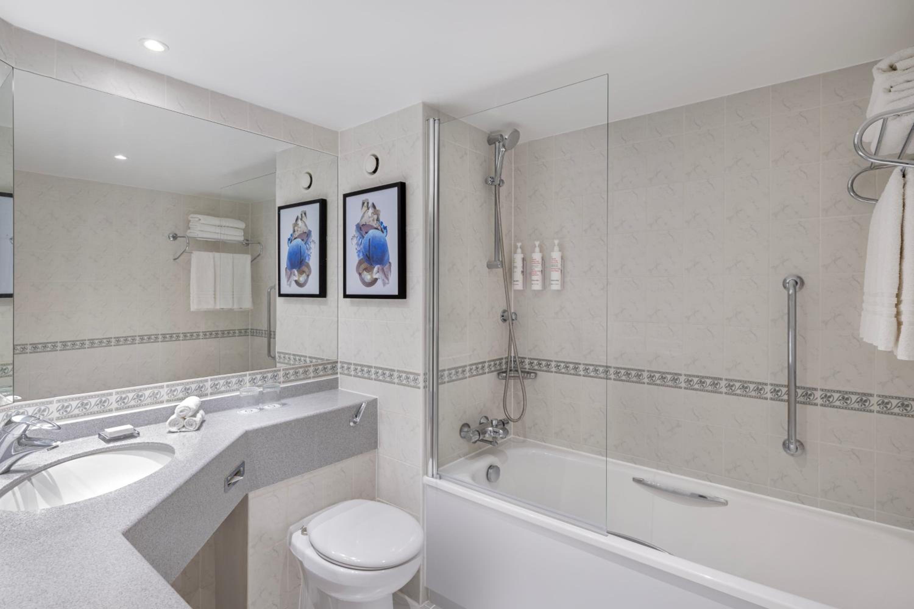 Junior Suite - Executive Lounge Access - Photo 7