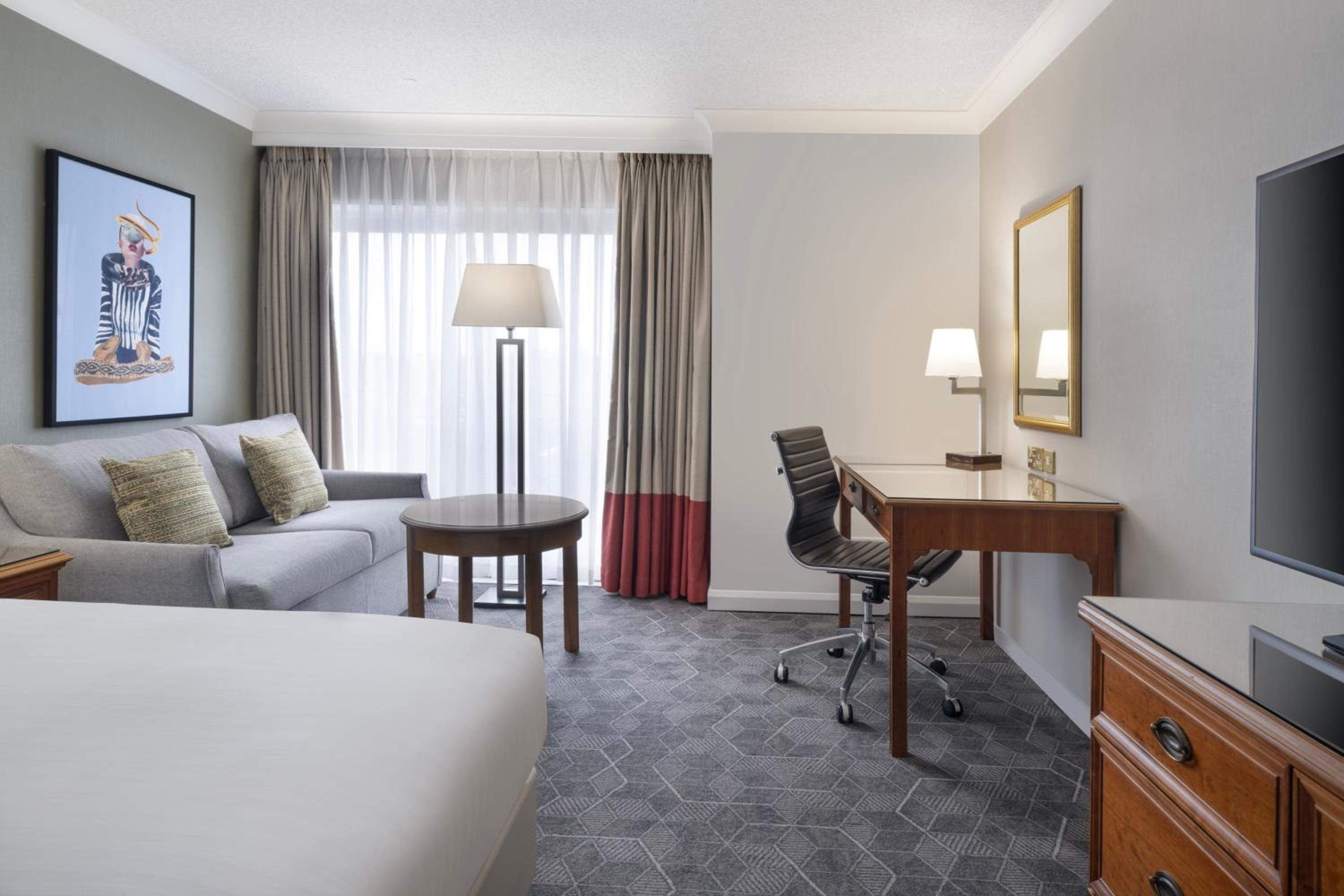 Deluxe Double Room with Sofa Bed photo 2