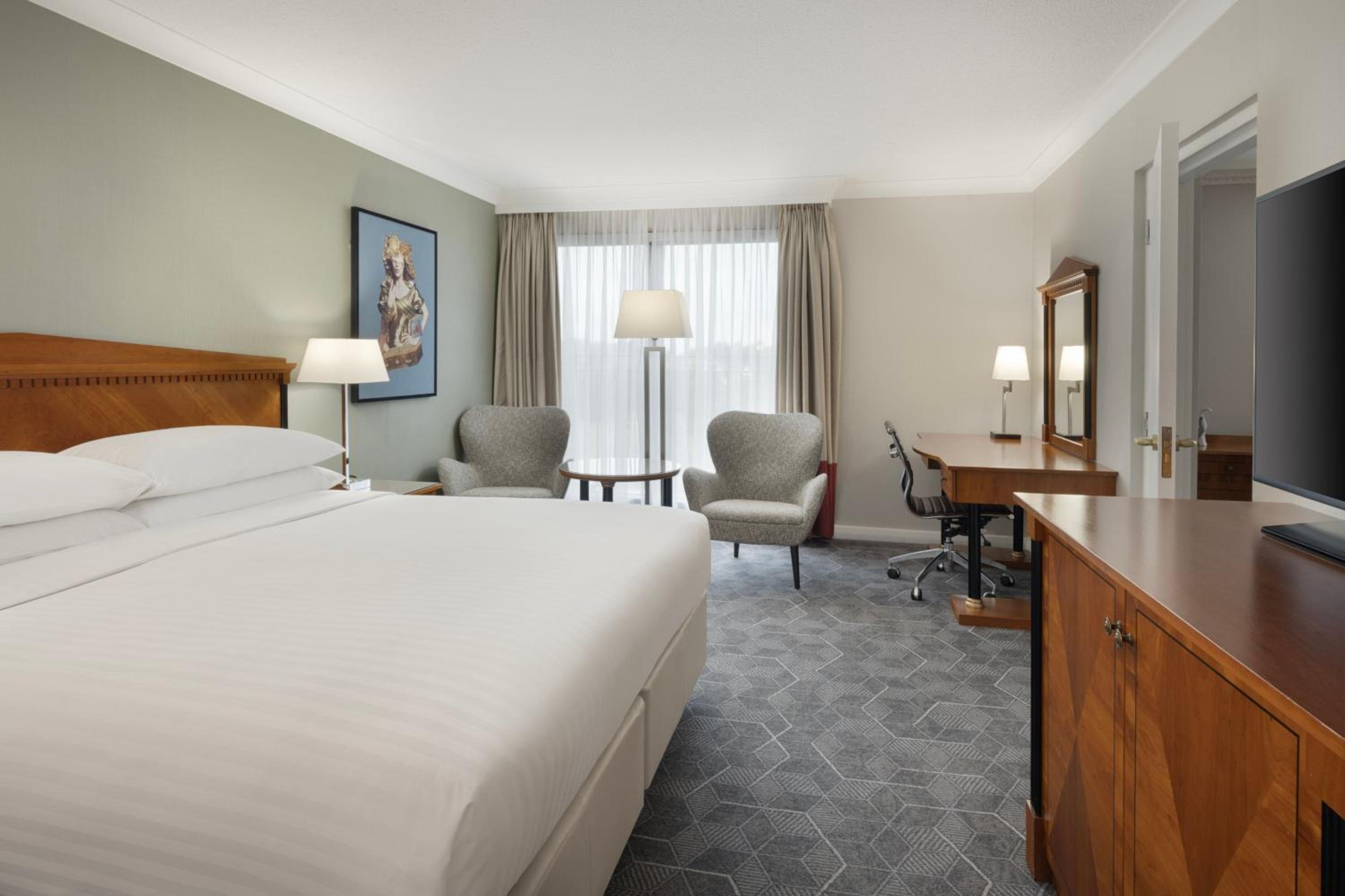 Presidential One-Bedroom Suite - Executive Lounge Access photo 3